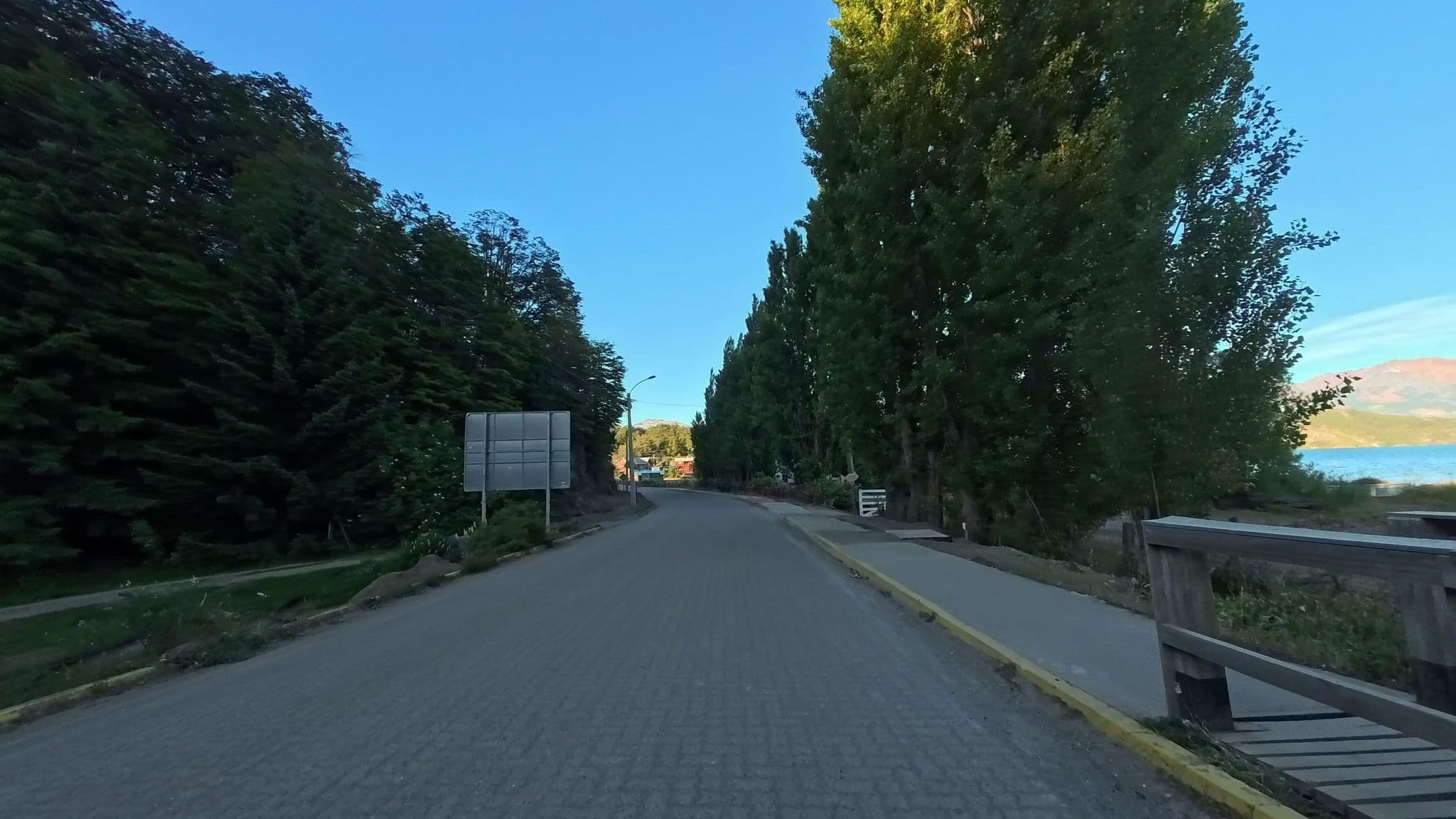 Street view near Bellavista, Cochrane