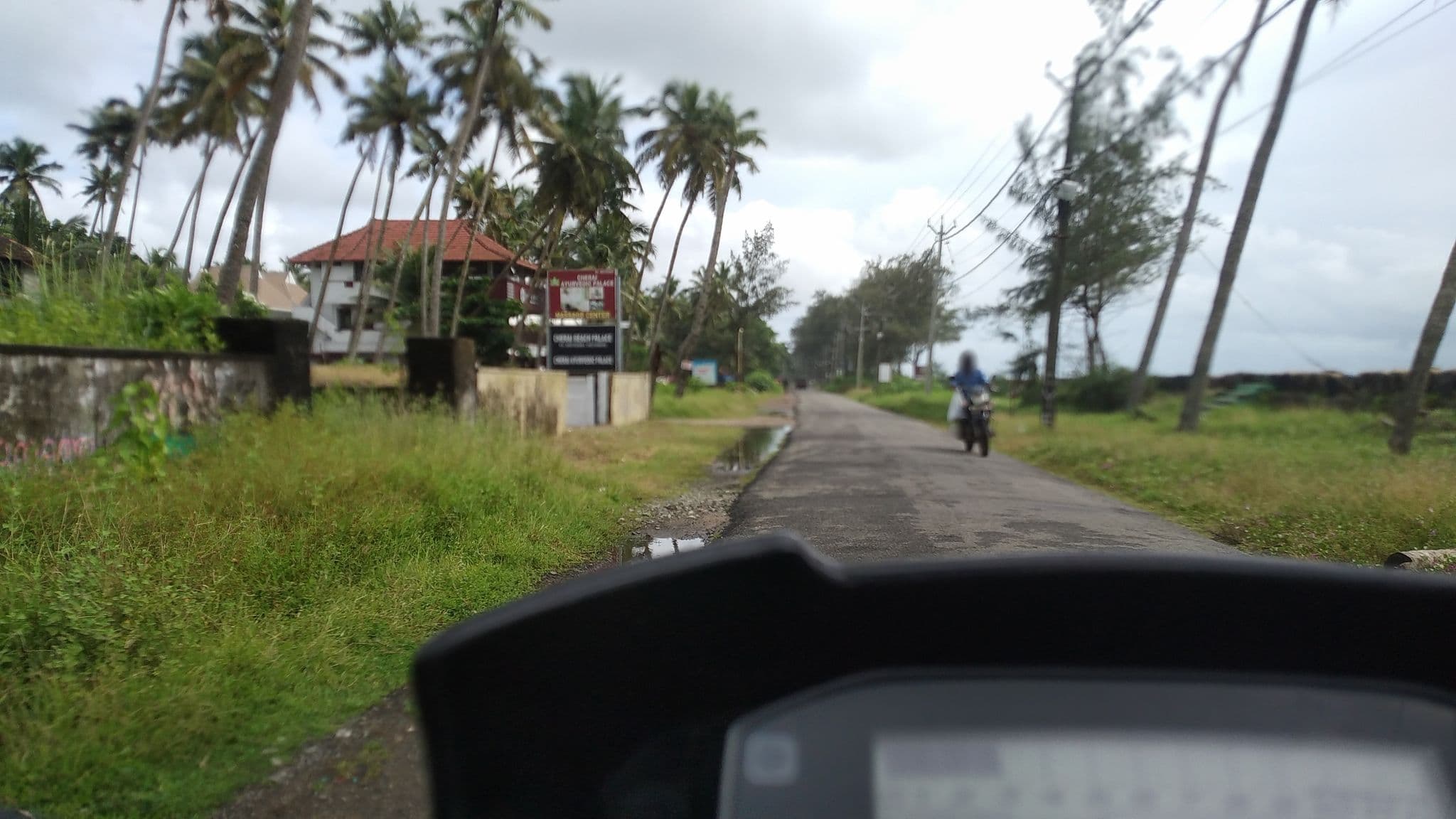Street view near Cherai Beach Palace, Vadakakarai — © jothishbabu (CC BY-SA · Mapillary)