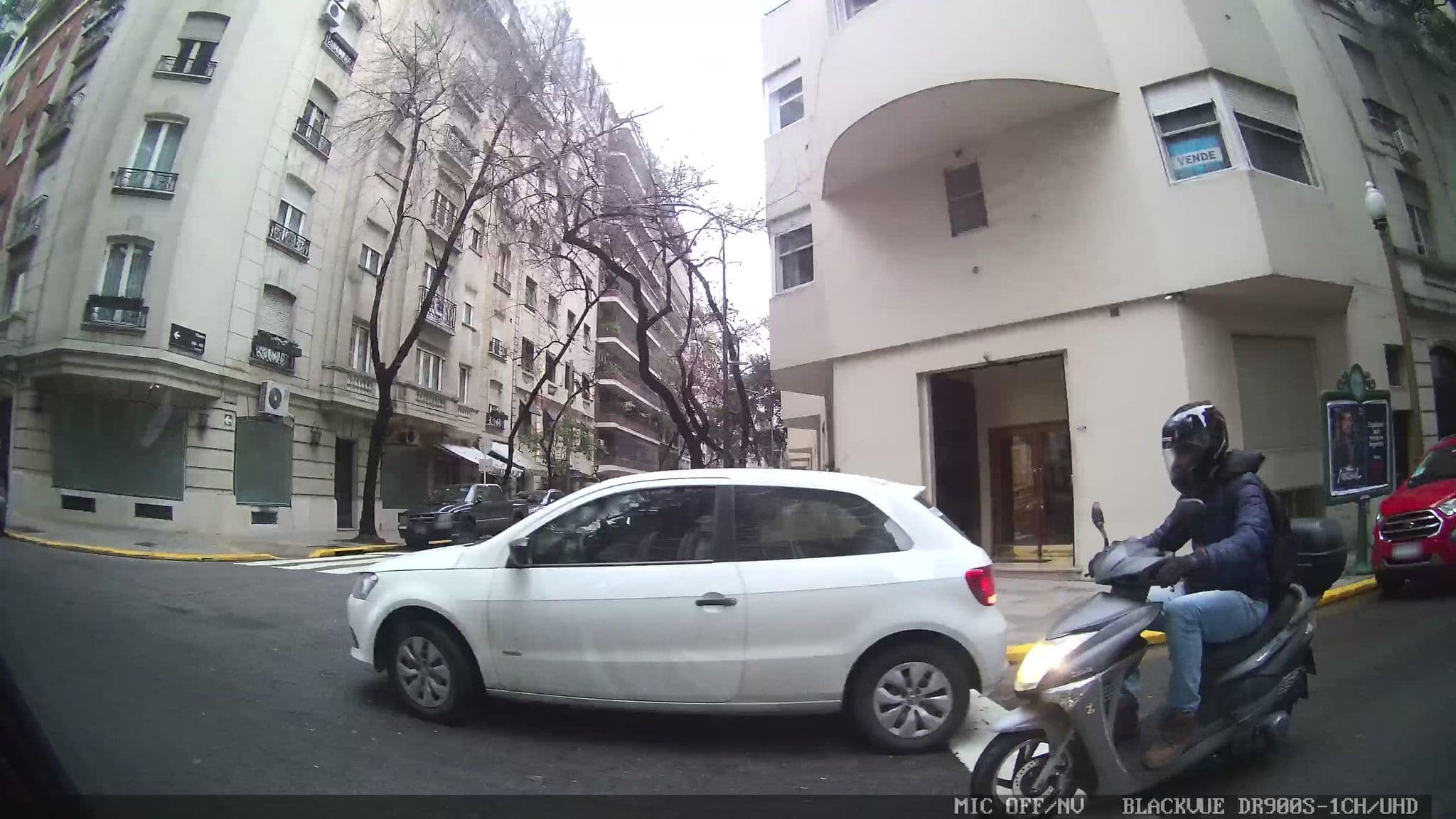 Street view near SuMa Recoleta Hotel, Retiro — © kaart_3 (CC BY-SA · Mapillary)