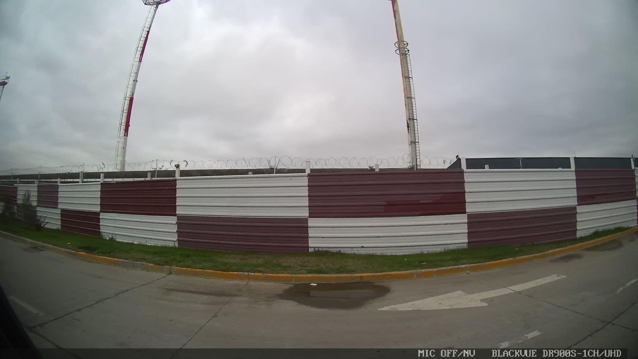 Street view near Costanera, Retiro — © kaart_3 (CC BY-SA · Mapillary)