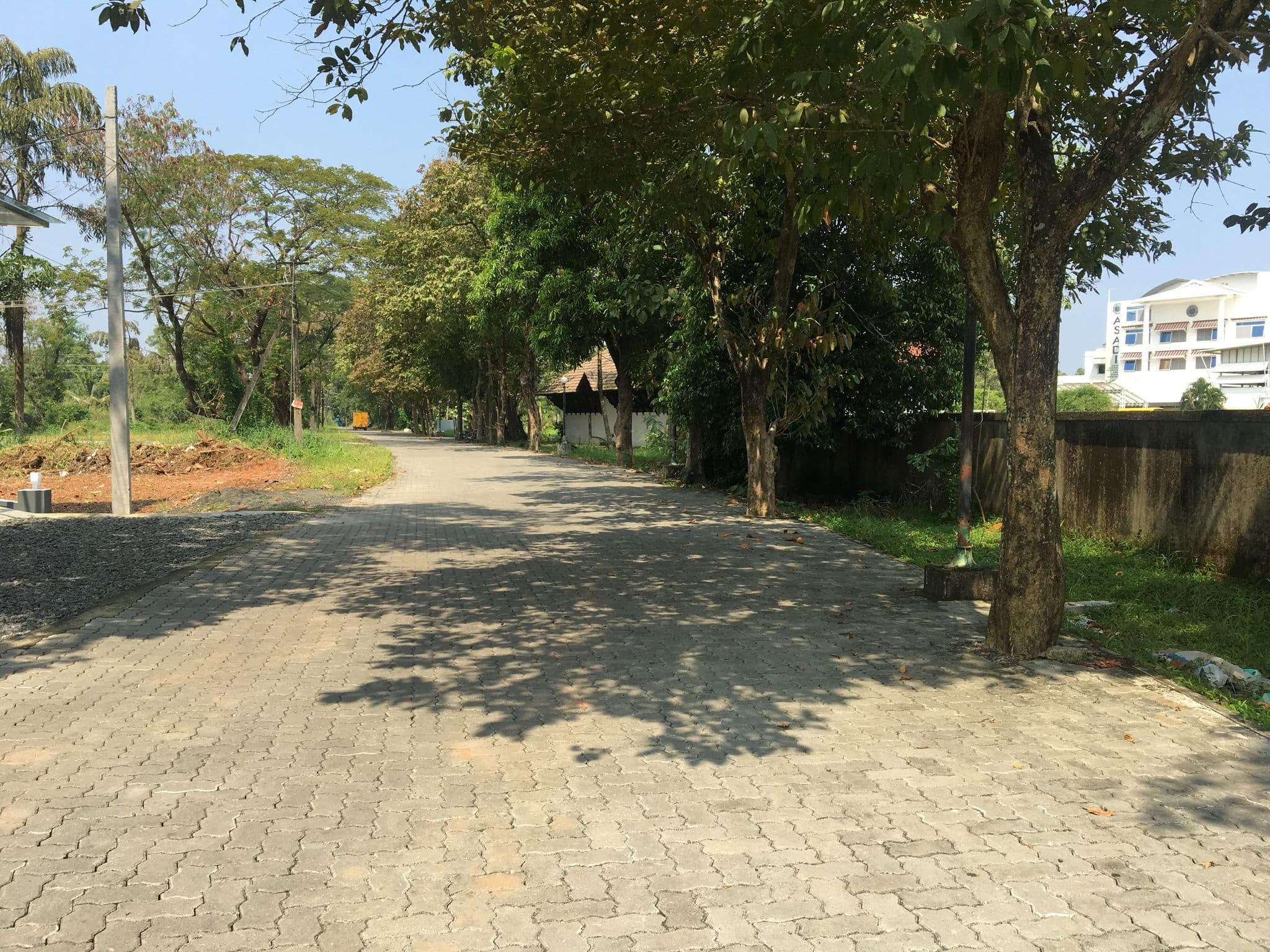 Street view near Eden Isle Luxury Serviced Apartments, Tripunittura — © livableurbanism (CC BY-SA · Mapillary)