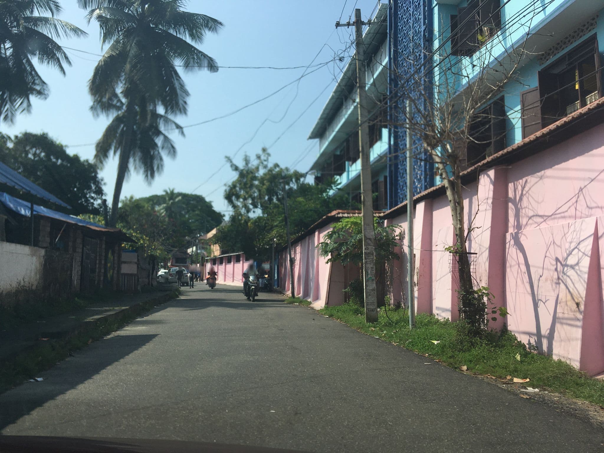 Street view near The Hosteller Fort Kochi, Vypīn — © livableurbanism (CC BY-SA · Mapillary)