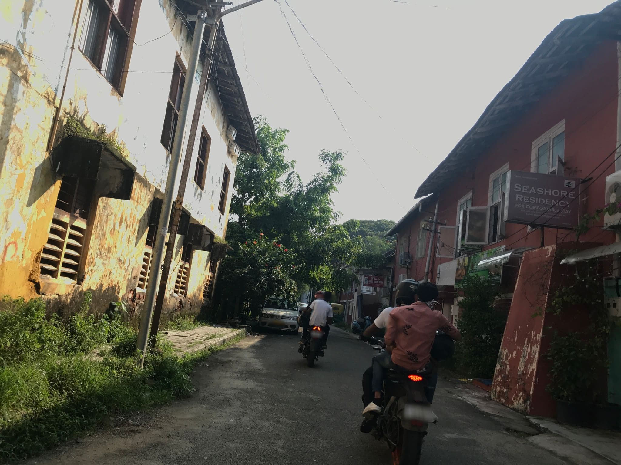Street view near Bunk House Fort Kochi, Vypīn — © livableurbanism (CC BY-SA · Mapillary)