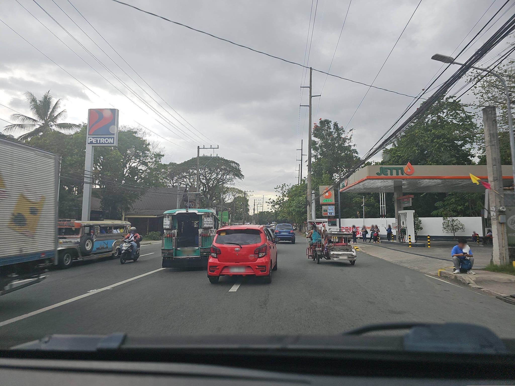Street view near Doña Jovita Garden Resort, Los Baños — © Jongkiko (CC BY-SA · Mapillary)
