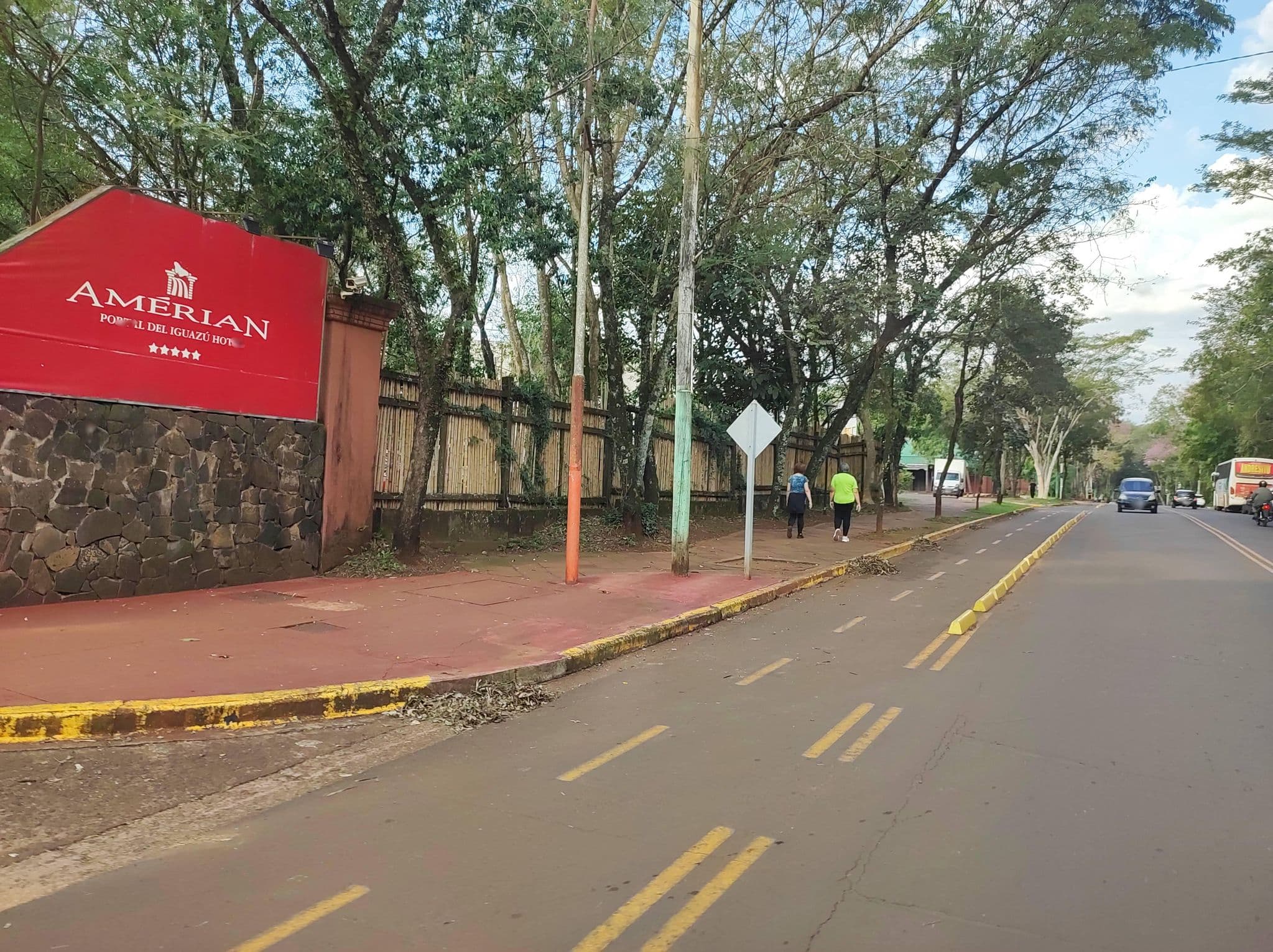 Street view near Entre Árboles Singular Collection By Amérian, Puerto Iguazú — © diegokrein (CC BY-SA · Mapillary)