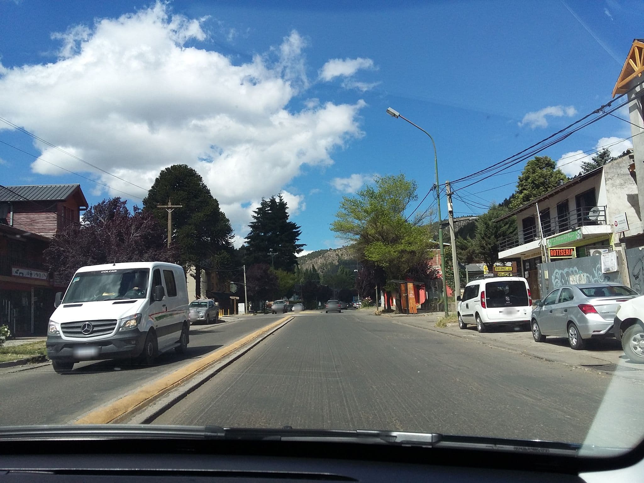 Street view near BIKE HOSTEL San Martín de los Andes, San Martín de los Andes — © guillemmal (CC BY-SA · Mapillary)