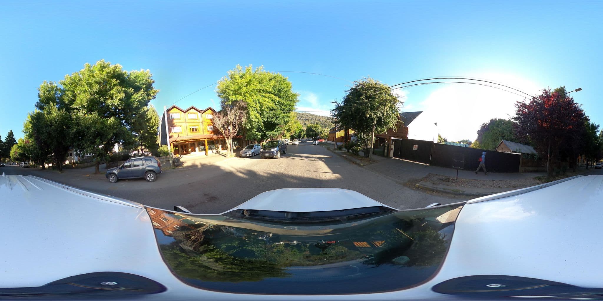 Street view near Hostería Las Lucarnas, San Martín de los Andes — © Kaart_Local (CC BY-SA · Mapillary)