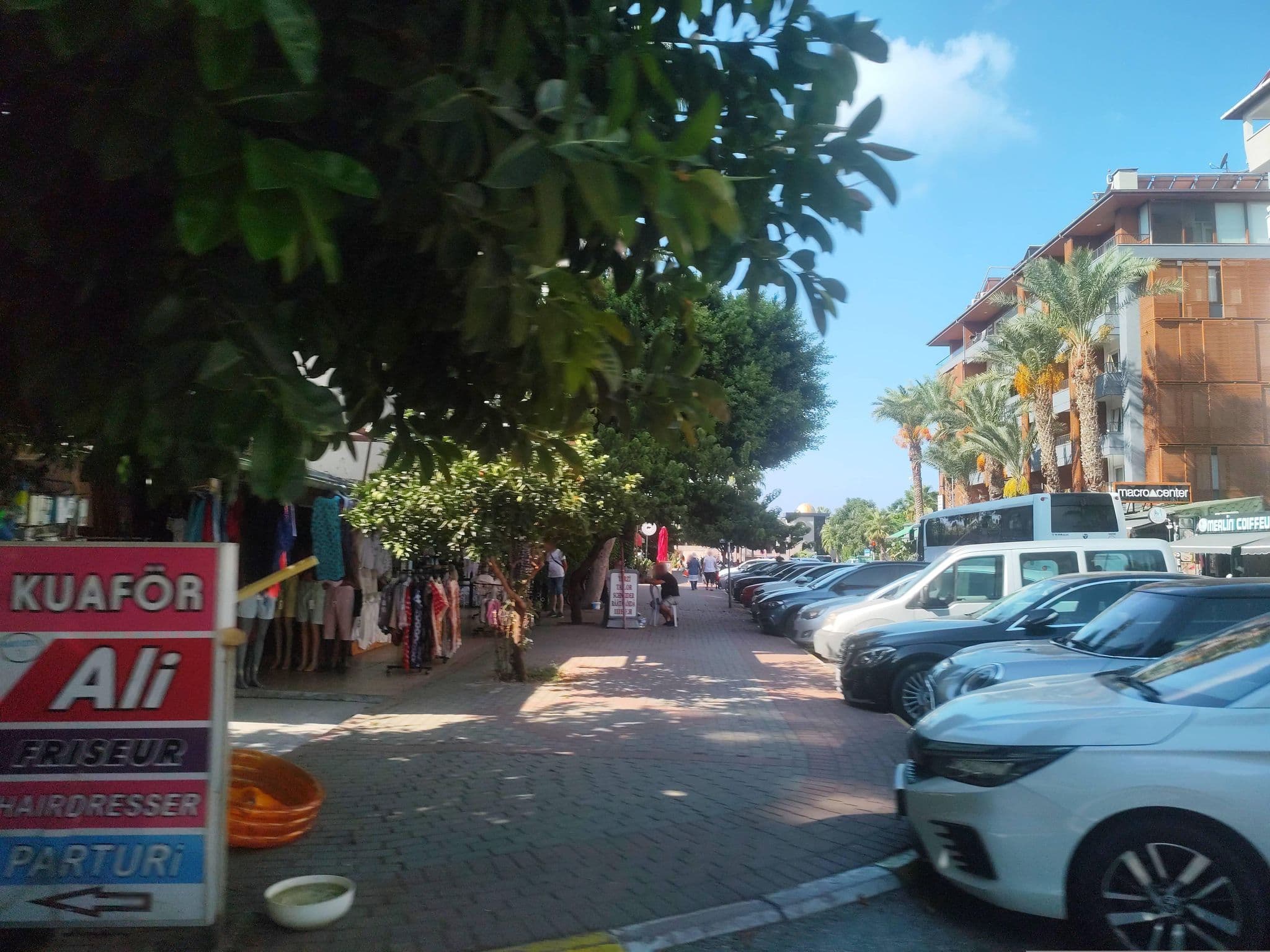 Street view near Larsen's Suit Hotel, Alanya — © ldenisn (CC BY-SA · Mapillary)