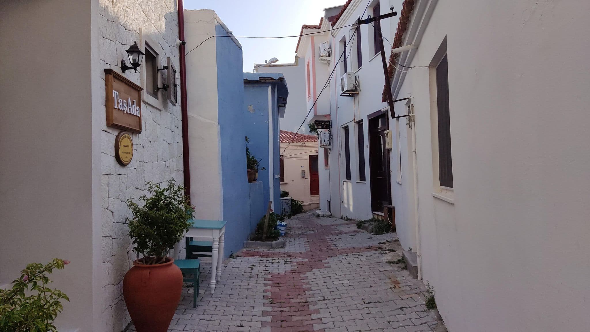 Street view near TaşAda Hotel, Bozcaada — © orkut (CC BY-SA · Mapillary)