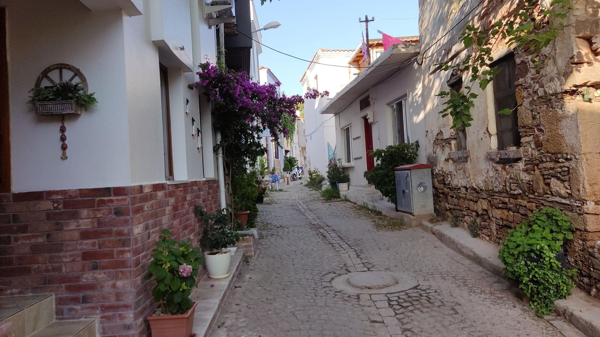 Street view near Hotel Fahri Bozcaada, Bozcaada — © orkut (CC BY-SA · Mapillary)