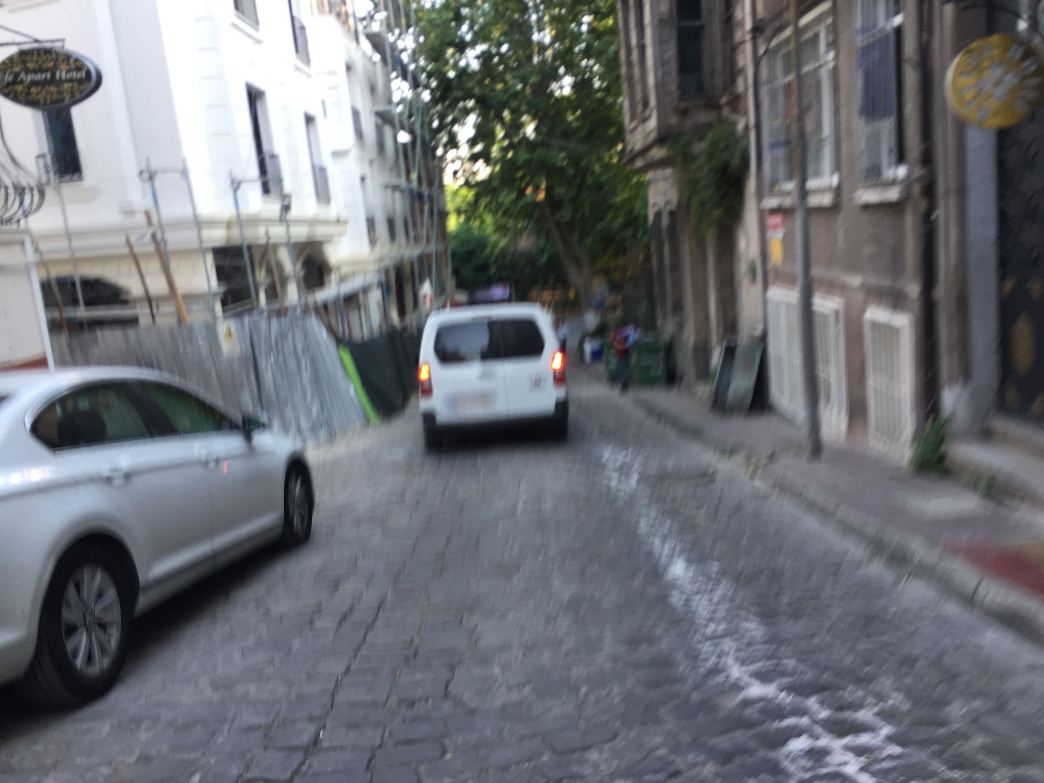Street view near İmagine İstanbul Hotel - Sultanahmet, Sultanahmet — © sessiznotalar (CC BY-SA · Mapillary)