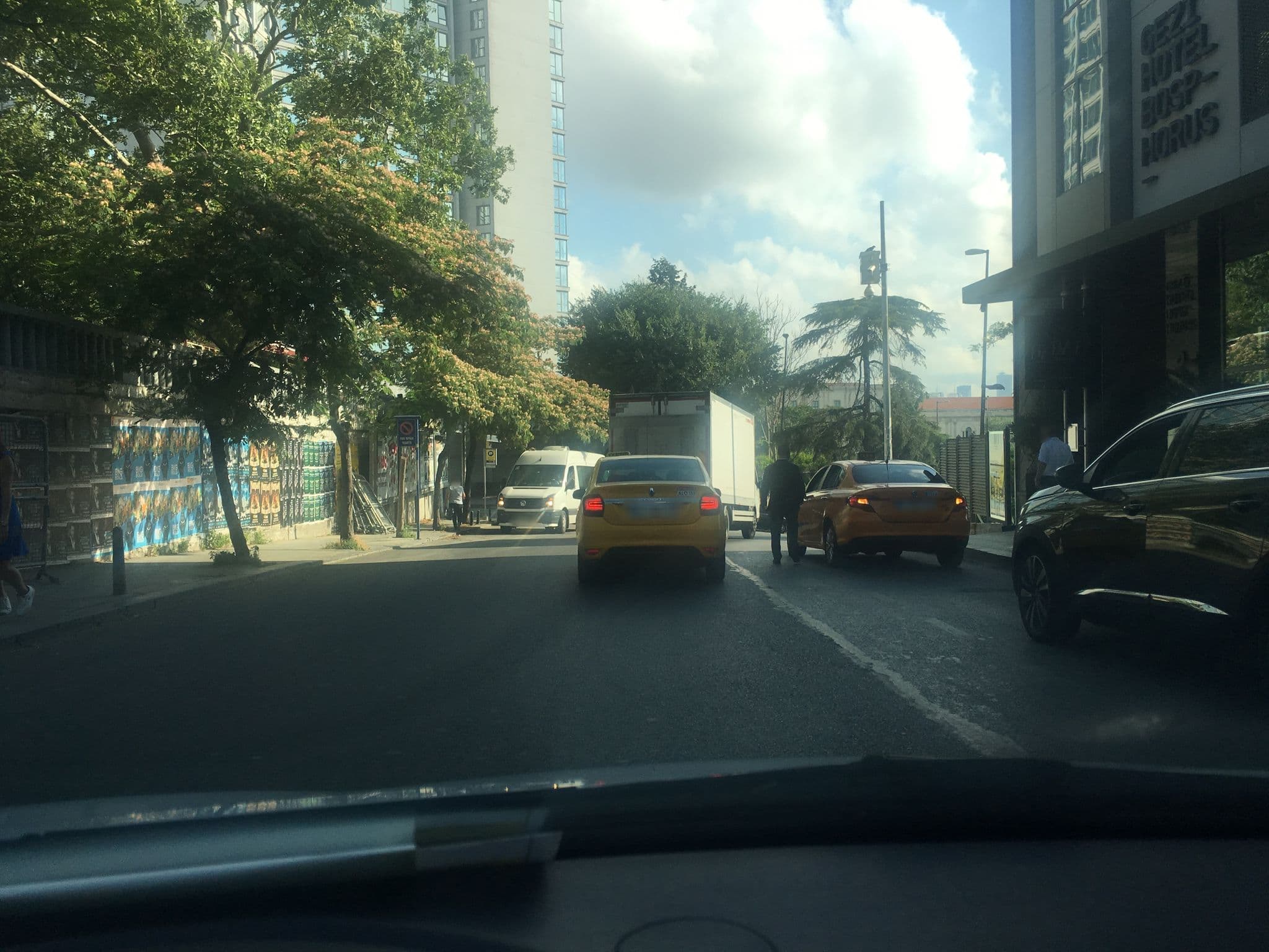 Street view near Gezi Hotel Bosphorus, Şişli — © myusufuyan (CC BY-SA · Mapillary)