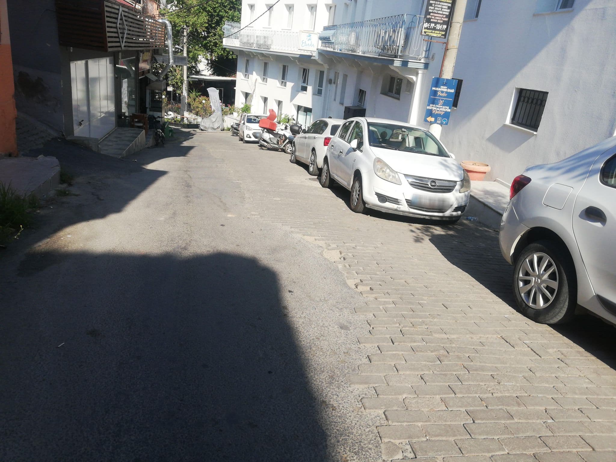 Street view near Hotel Eliada, Kuşadası — © iguana (CC BY-SA · Mapillary)