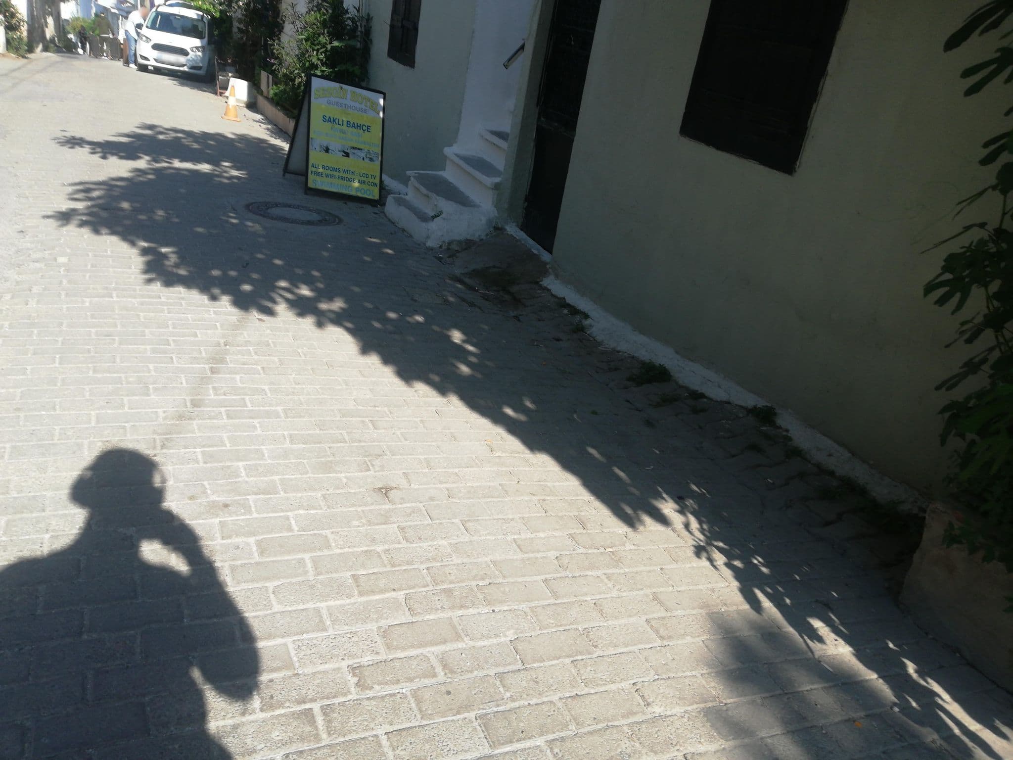 Street view near Sezgin Boutique Hotel, Kuşadası — © iguana (CC BY-SA · Mapillary)