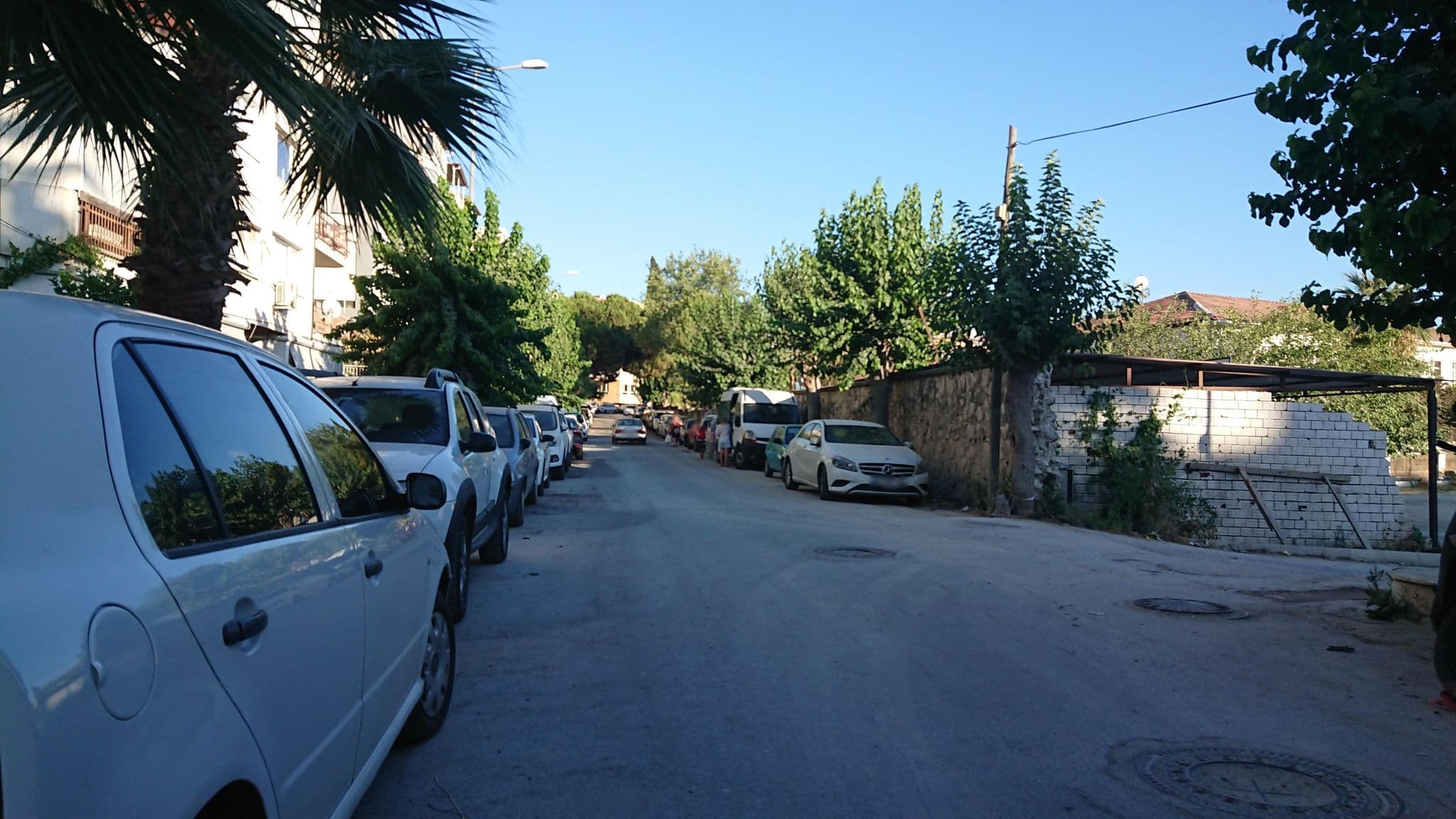 Street view near Akman City Hotel Kuşadası, Kuşadası — © kubikanber (CC BY-SA · Mapillary)
