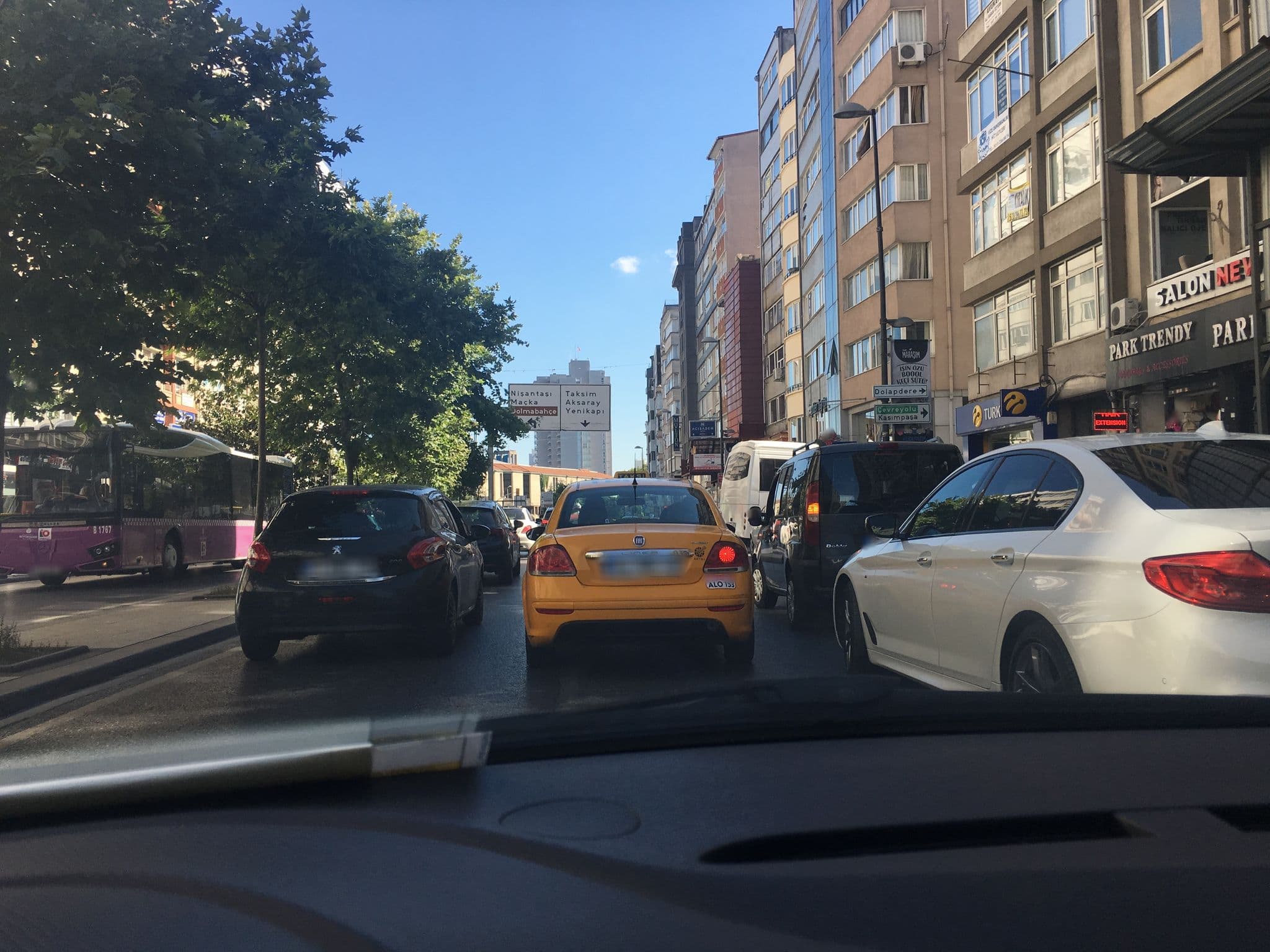 Street view near Gleam Collection Hotel, Şişli — © myusufuyan (CC BY-SA · Mapillary)
