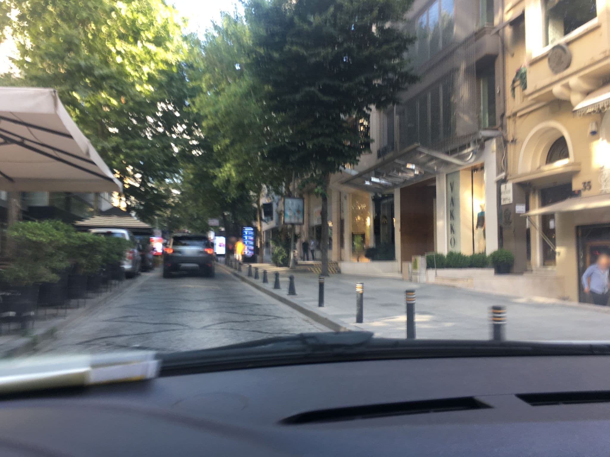 Street view near Vakko Hotel And Residence, Şişli — © myusufuyan (CC BY-SA · Mapillary)