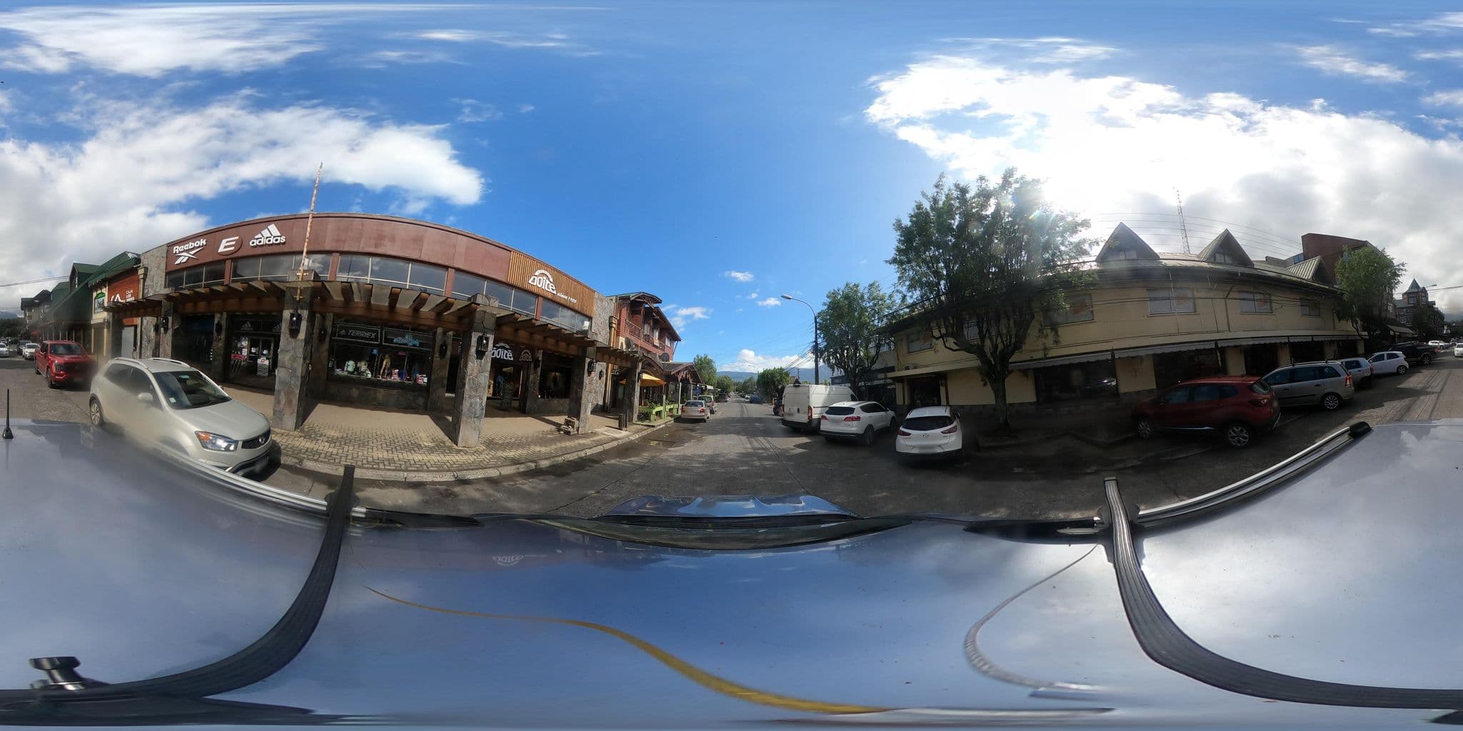 Street view near Hotel Los Maitenes, Pucón — © Kaart_Local (CC BY-SA · Mapillary)