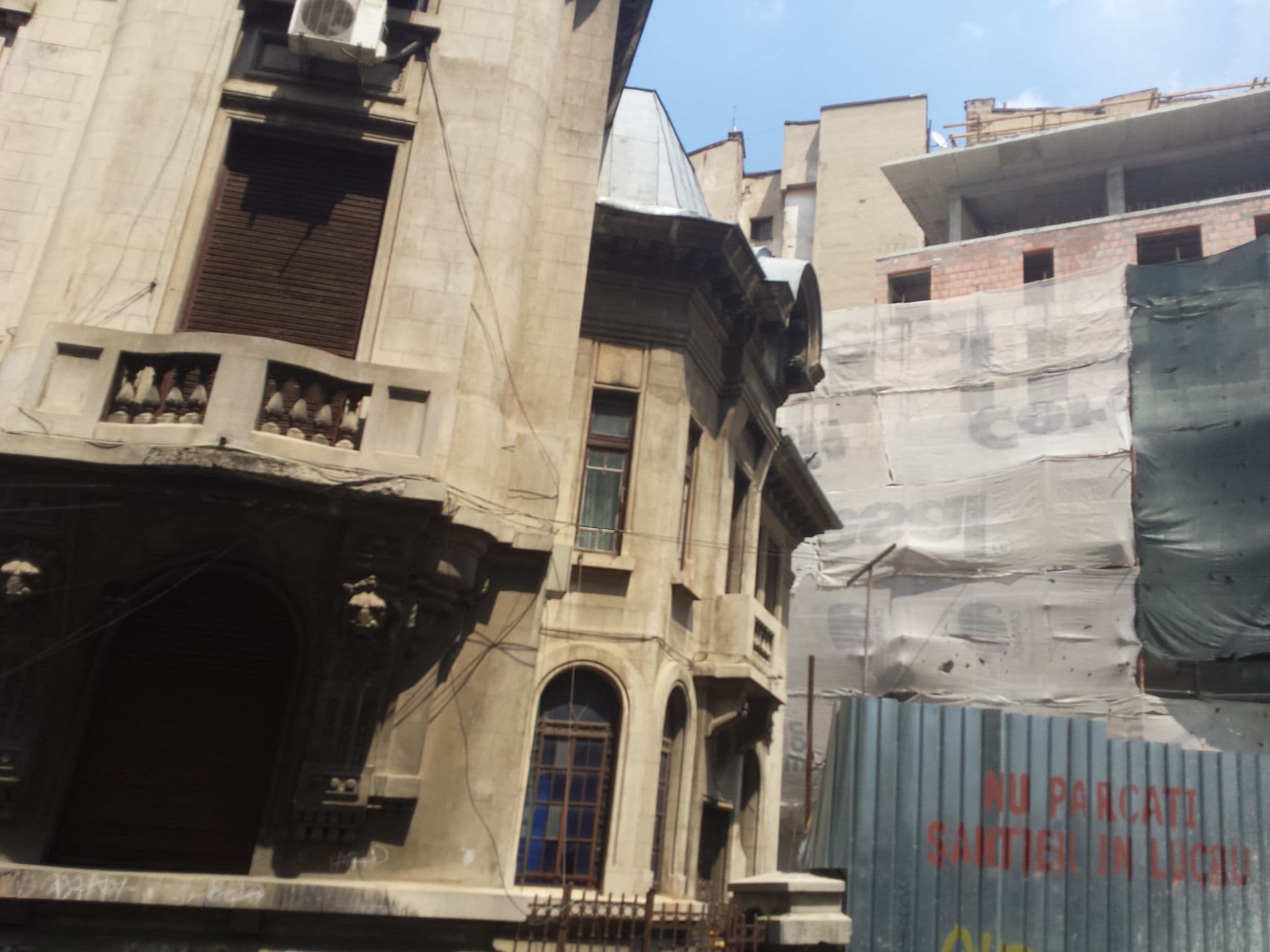 Street view near Central Carol Aparthotel, Bucharest — © rsandu (CC BY-SA · Mapillary)