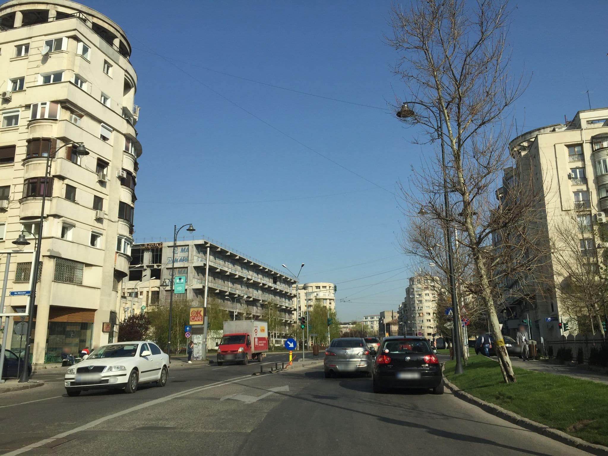 Street view near Highline Downtown Old Town Unirii Square, Bucharest — © vlad (CC BY-SA · Mapillary)