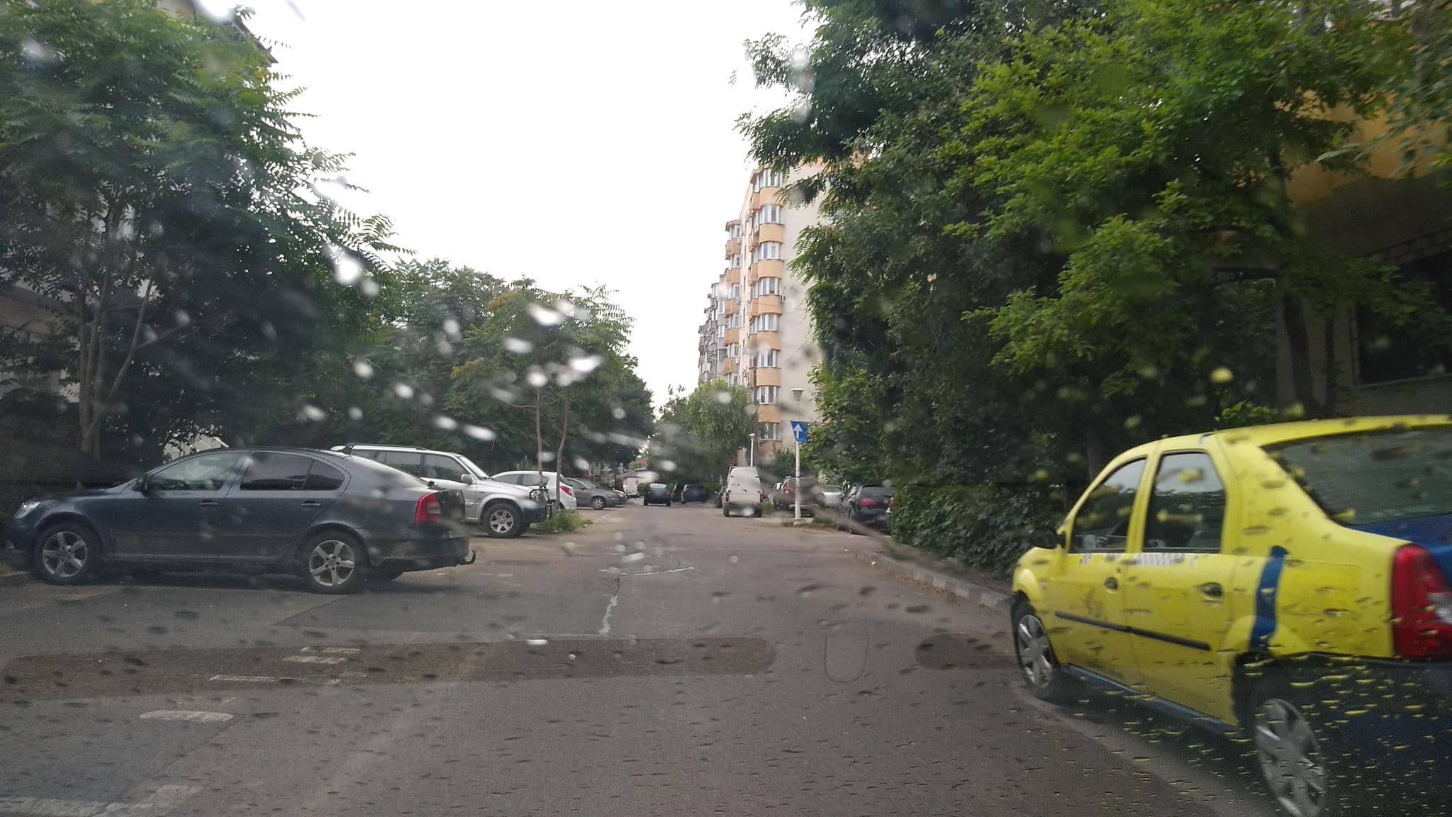 Street view near Nolia Serviced apartments, Sector 2 — © tavi (CC BY-SA · Mapillary)