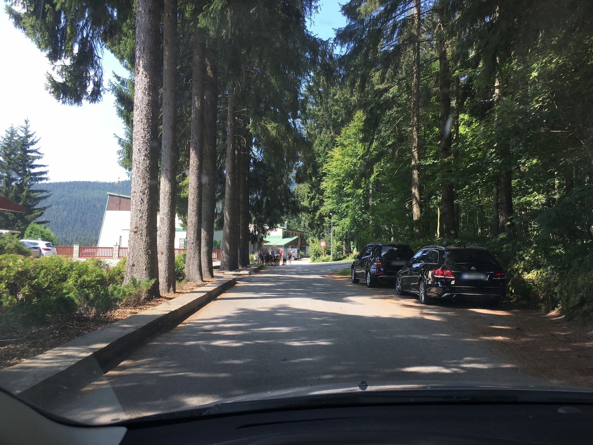 Street view near Hotel Bedřiška Wellness Resort & Spa Špindlerův Mlýn, Špindlerův Mlýn — © bejotel (CC BY-SA · Mapillary)