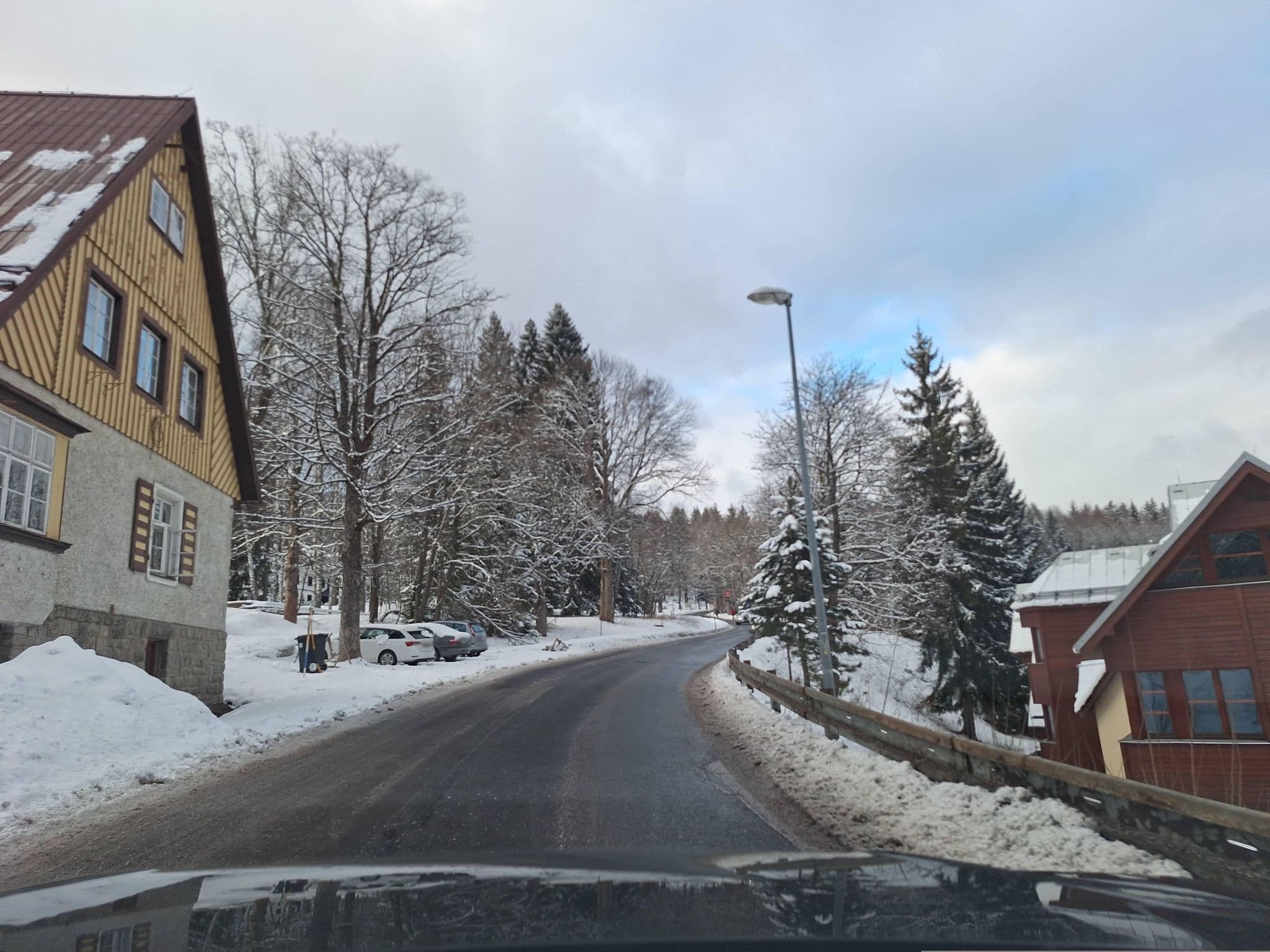 Street view near Sofinata Pizzeria & Pension Špindlerův Mlýn, Špindlerův Mlýn — © gob (CC BY-SA · Mapillary)
