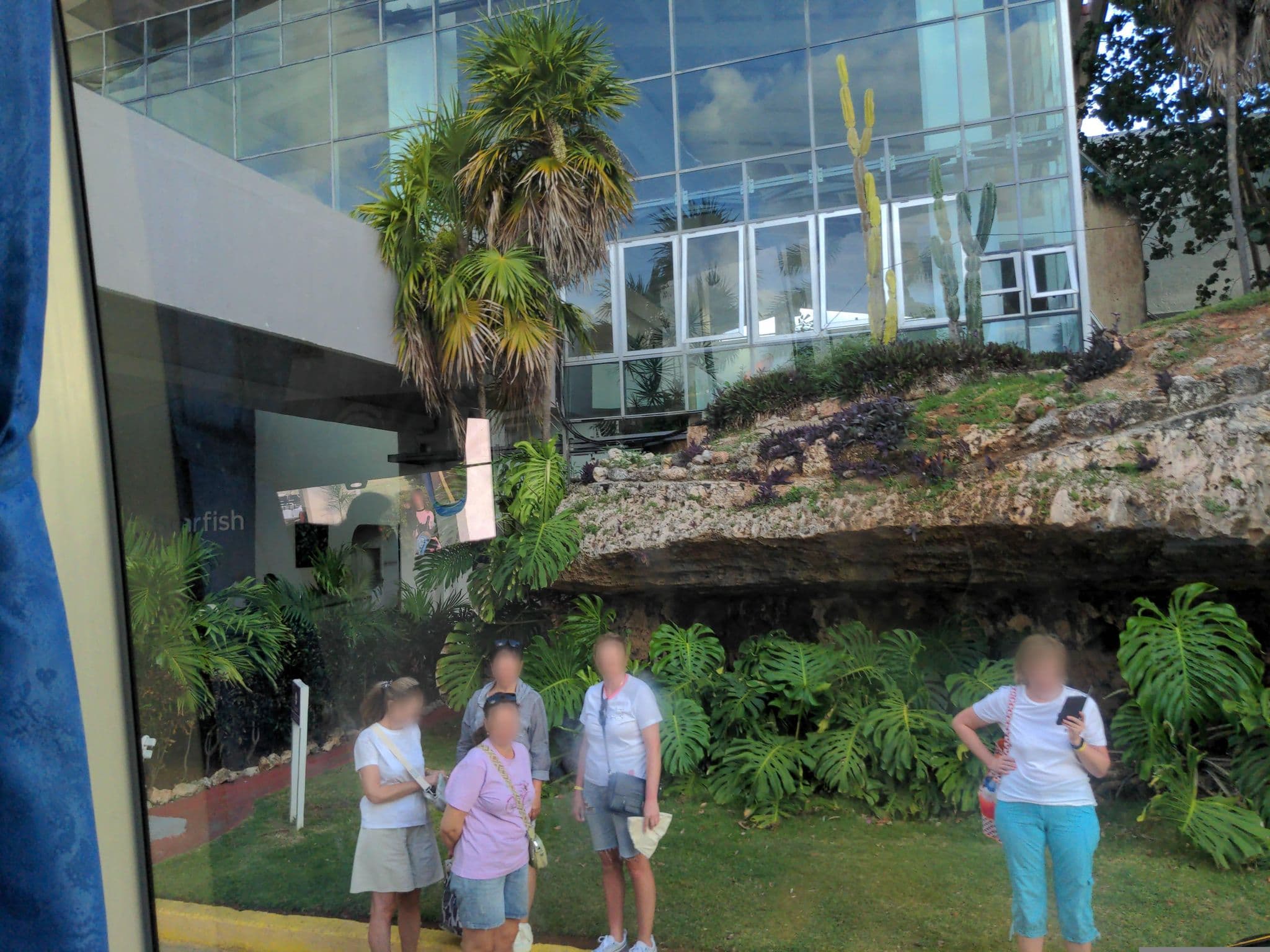 Street view near Hotel Varadero Aguas Azules, Varadero — © DiBuMap (CC BY-SA · Mapillary)
