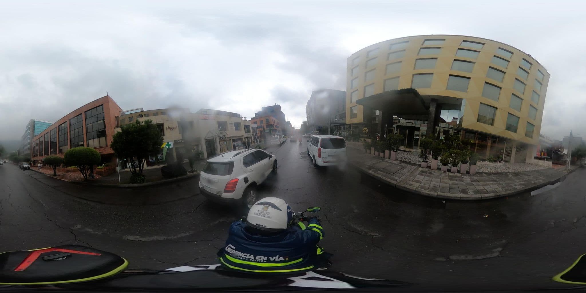 Street view near Hotel El Dorado Bogota, Barrio San Luis — © cgalindop (CC BY-SA · Mapillary)
