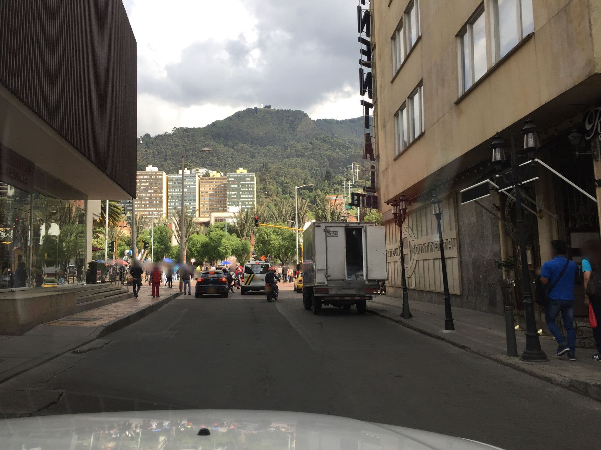 Street view near Hotel bh Bicentenario, Bogotá — © nicolas17 (CC BY-SA · Mapillary)