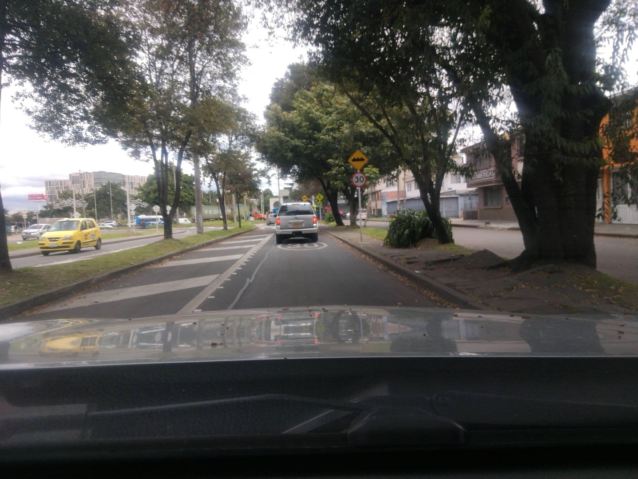 Street view near Ayllu Hostel ye Kuyay, Kennedy — © luispulido (CC BY-SA · Mapillary)