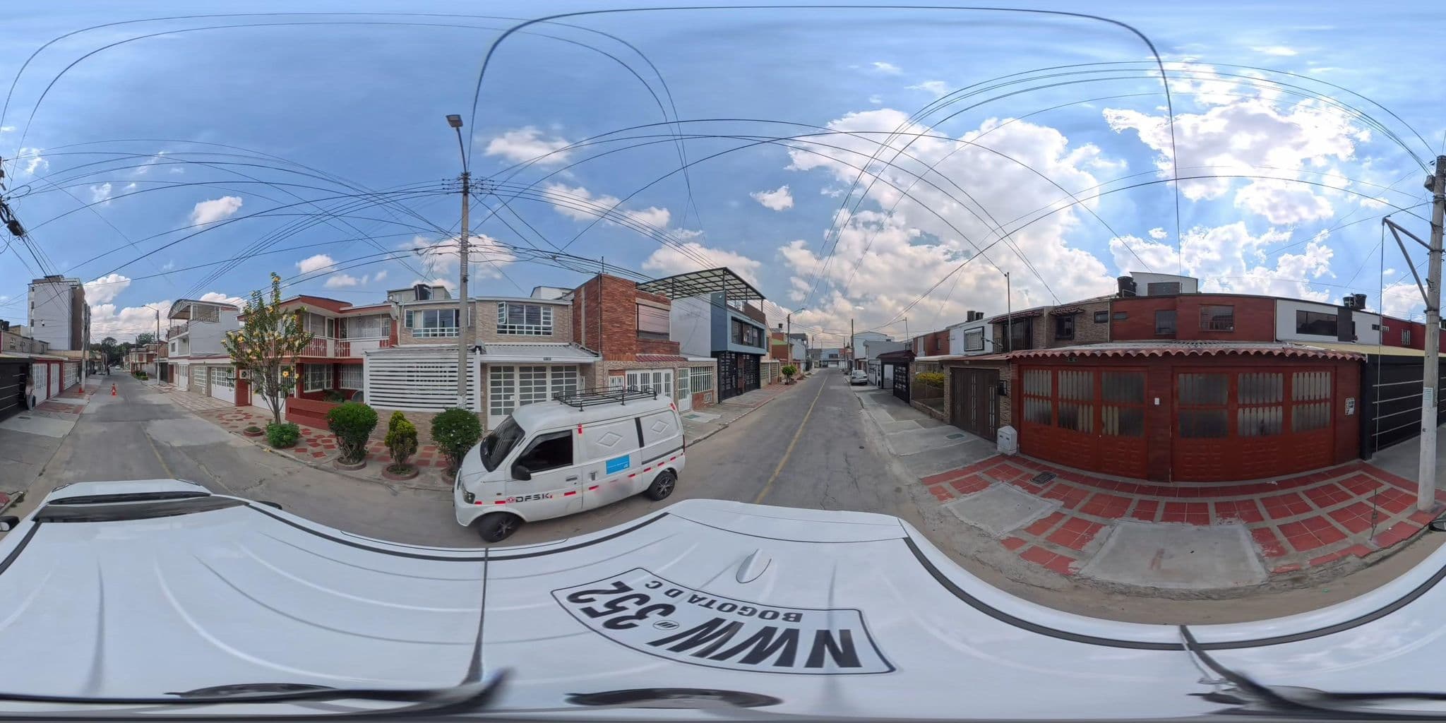 Street view near Casa D'lujo, Kennedy — © cgalindop (CC BY-SA · Mapillary)