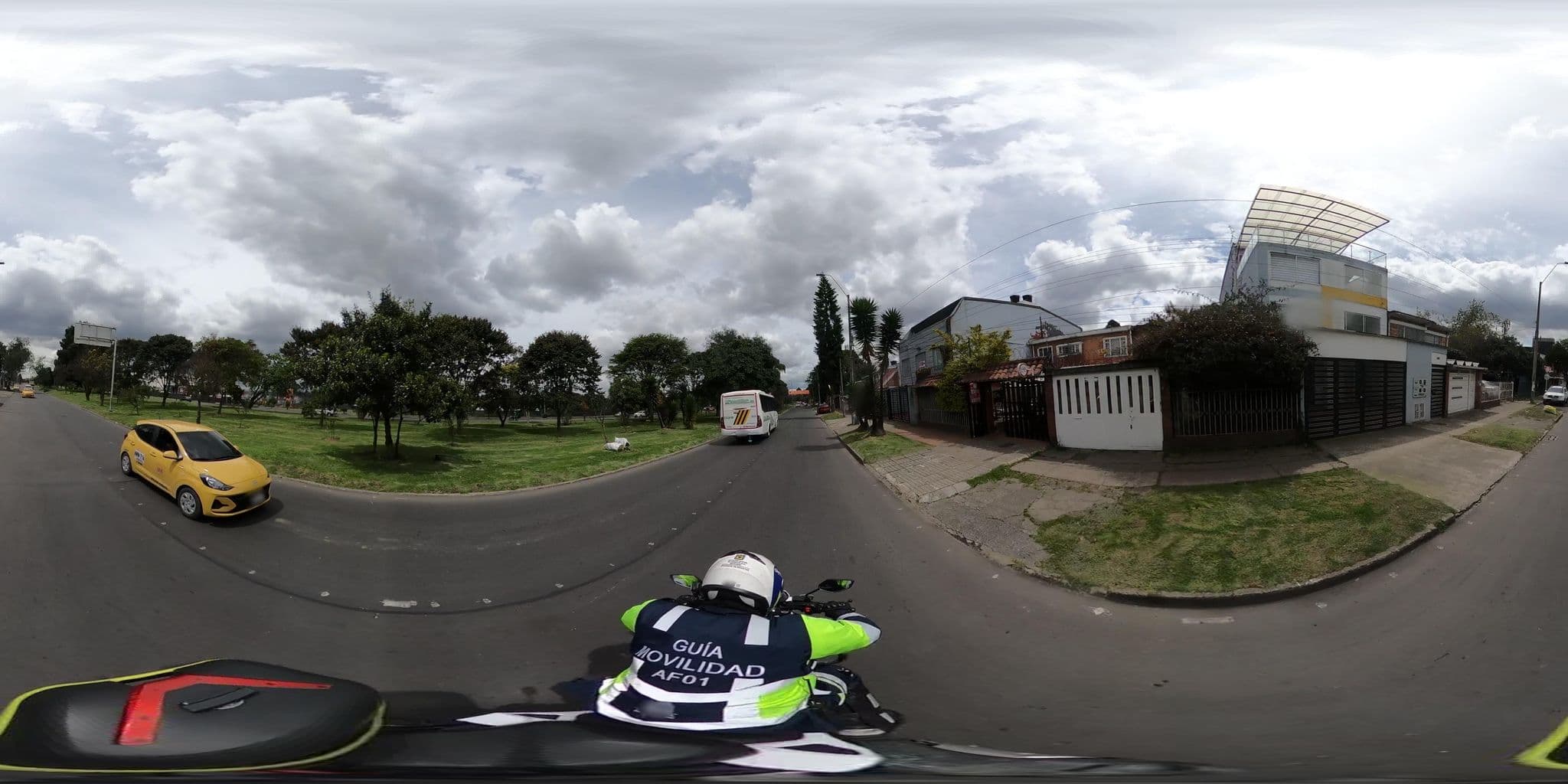 Street view near Hábitat Hospedaje hotel, habitaciones económicas, la esmeralda, Bogotá. Habitaciones cerca al CAN., Bogotá — © krojasSDM (CC BY-SA · Mapillary)