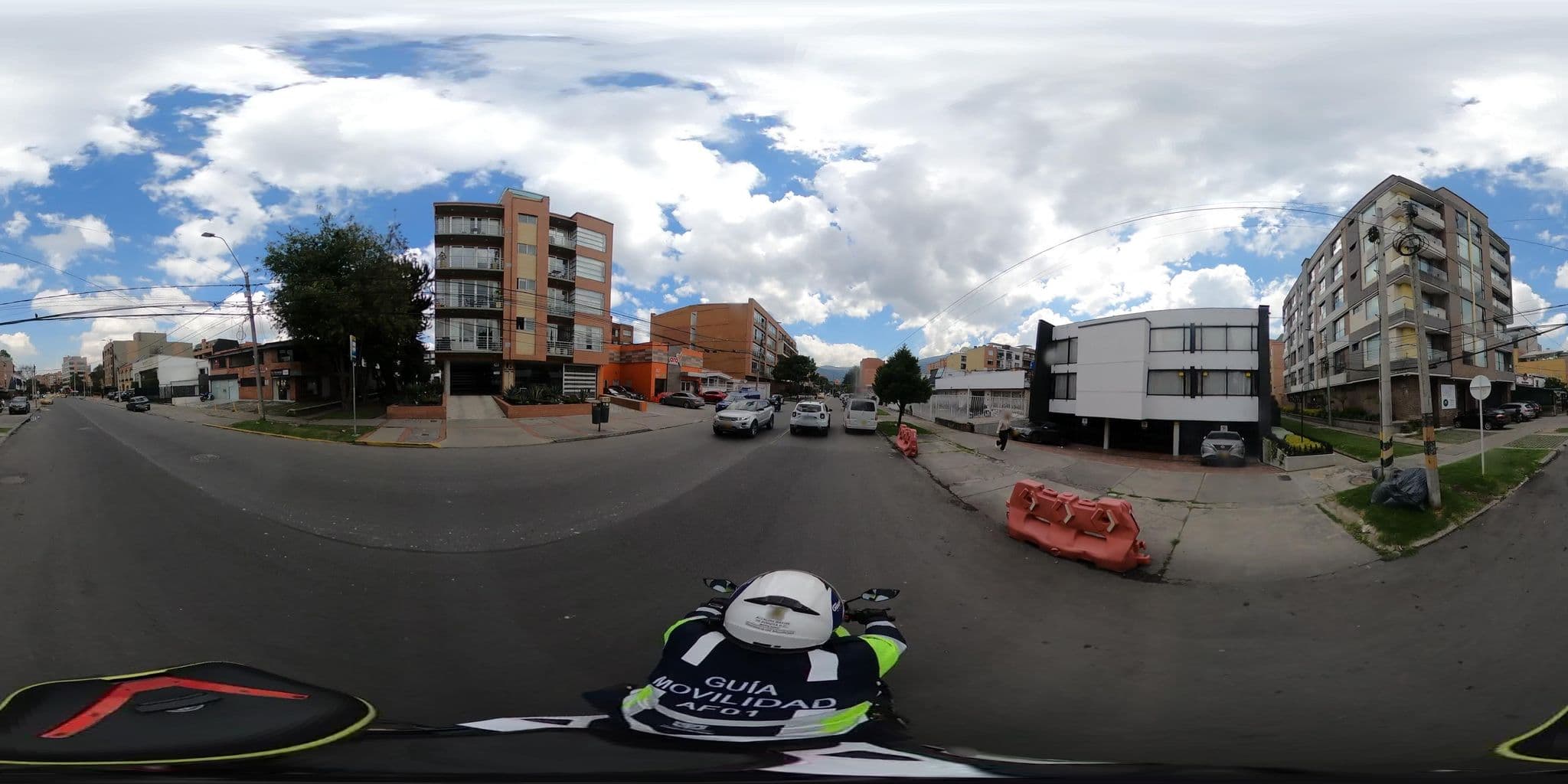 Street view near Hotel Suites Bogotá Norte, Barrio San Luis — © krojasSDM (CC BY-SA · Mapillary)
