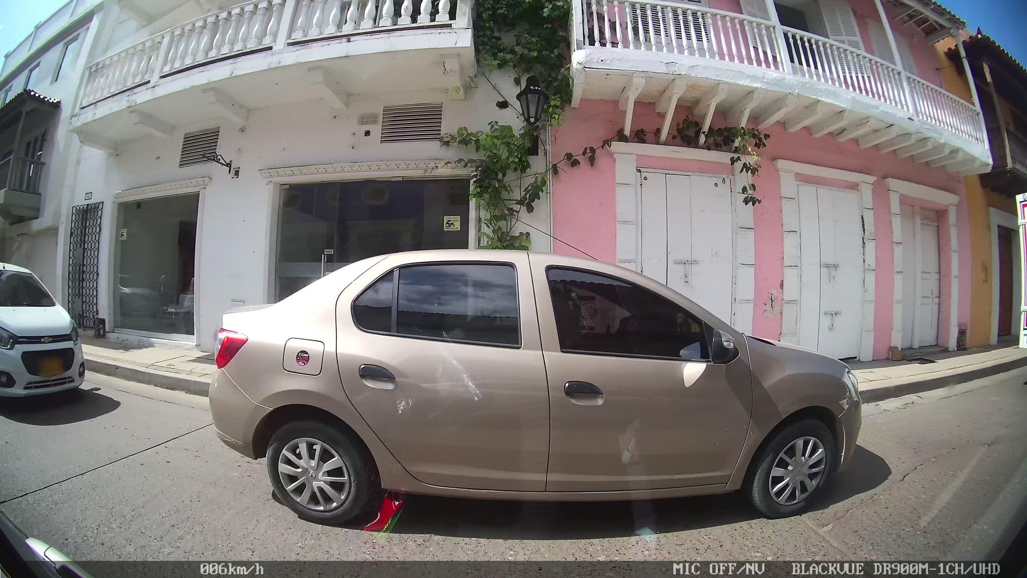 Street view near El Arsenal Hostel Boutique, Cartagena — © kaart_2 (CC BY-SA · Mapillary)