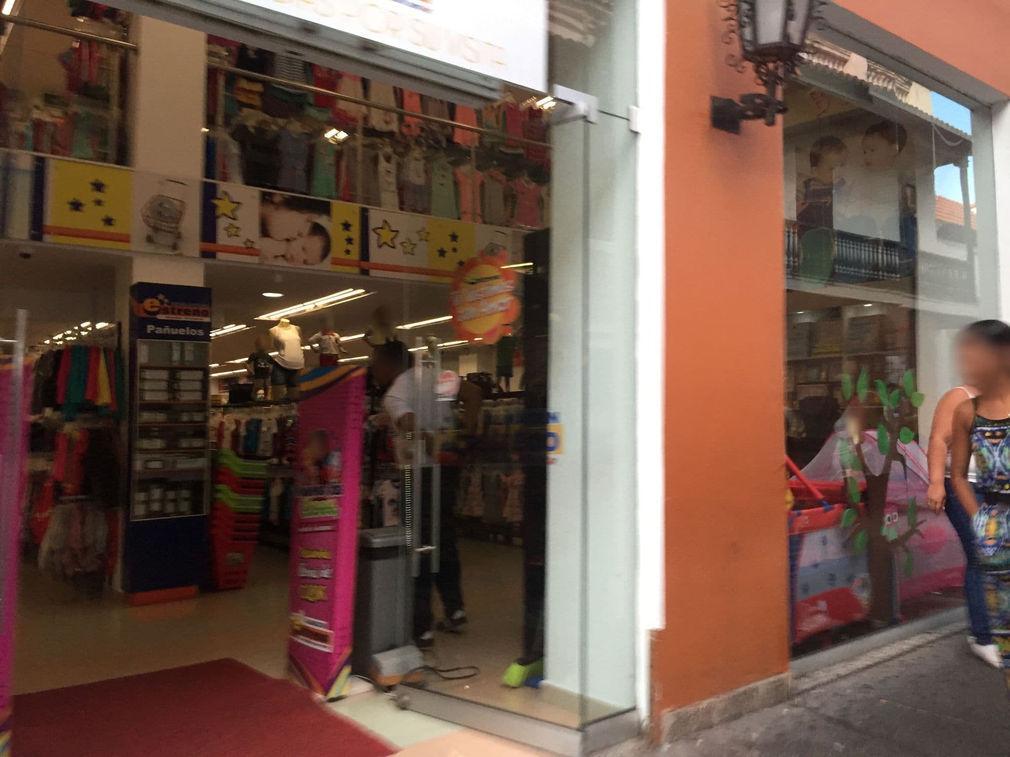 Street view near Hostel OL, Cartagena — © nicolas17 (CC BY-SA · Mapillary)