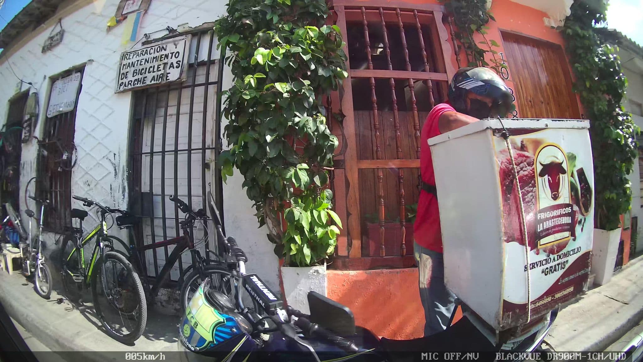 Street view near Les Lezards Bed & Breakfast, Cartagena — © kaart_2 (CC BY-SA · Mapillary)