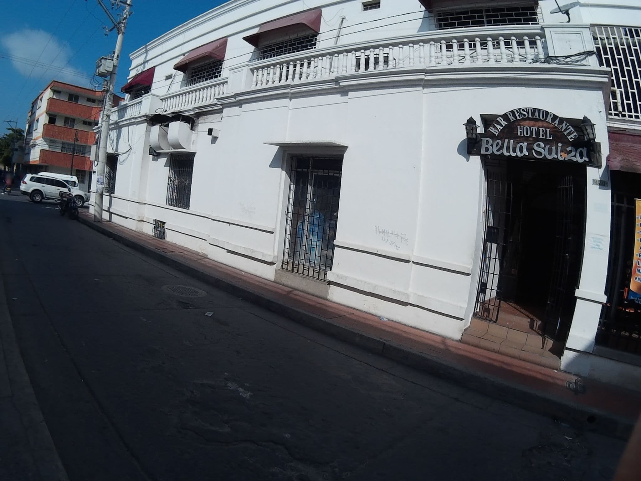 Street view near Hotel Parque de los Novios inn, Santa Marta — © humano (CC BY-SA · Mapillary)