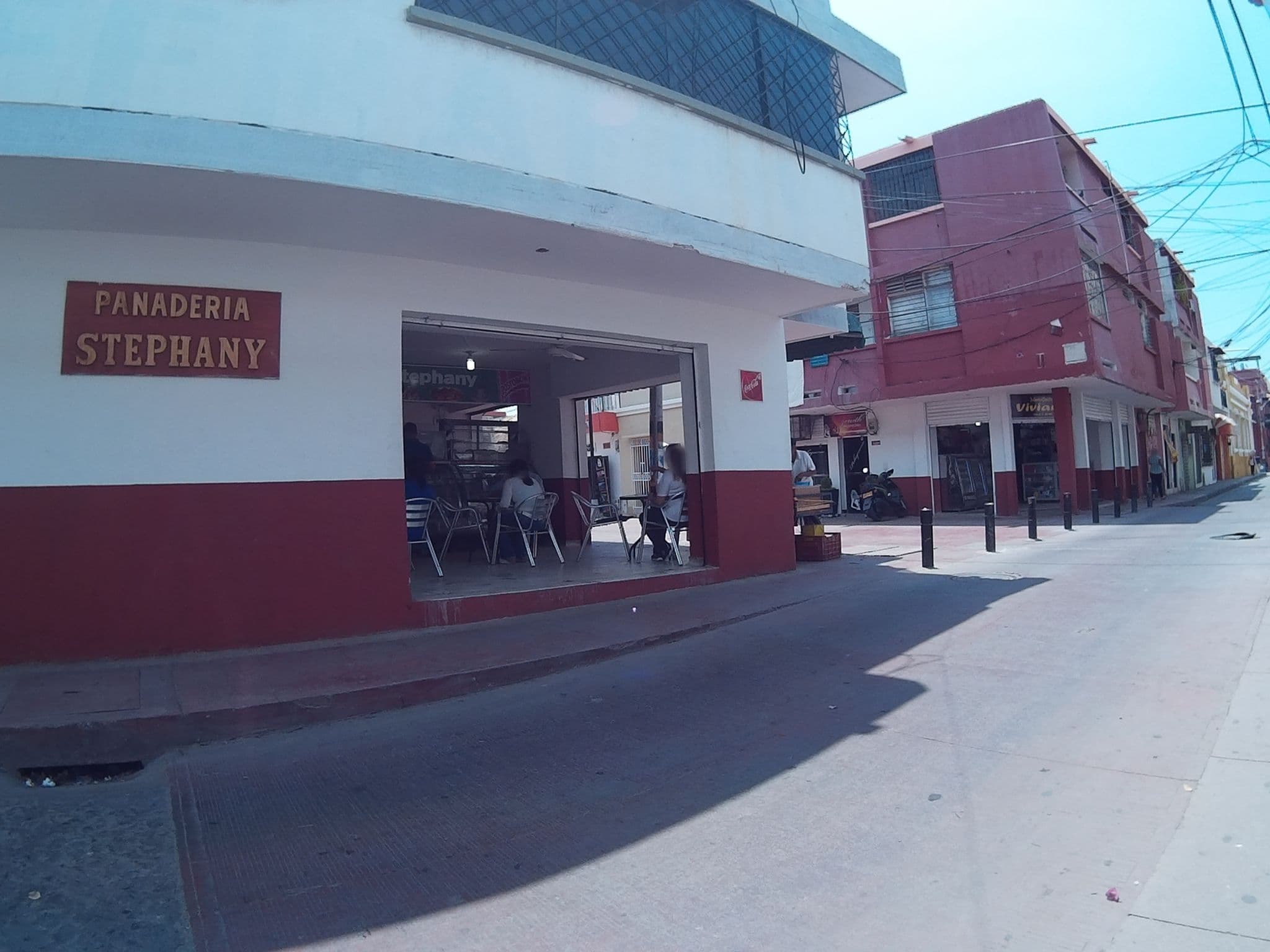 Street view near Oasis Fresh Hotel, Santa Marta — © humano (CC BY-SA · Mapillary)