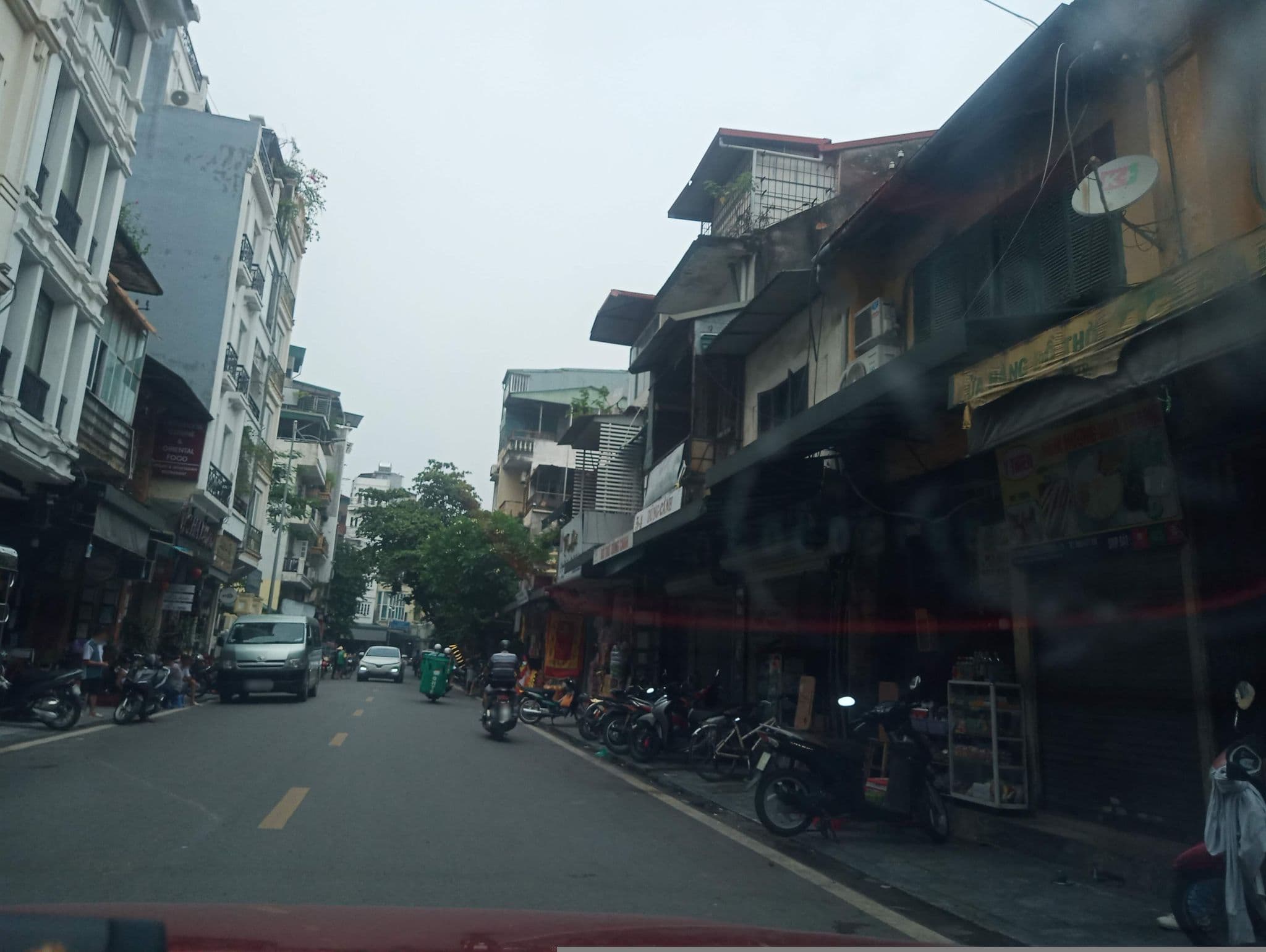 Street view near Golden Sun Hotel, Hoàn Kiếm — © hn_front_1 (CC BY-SA · Mapillary)
