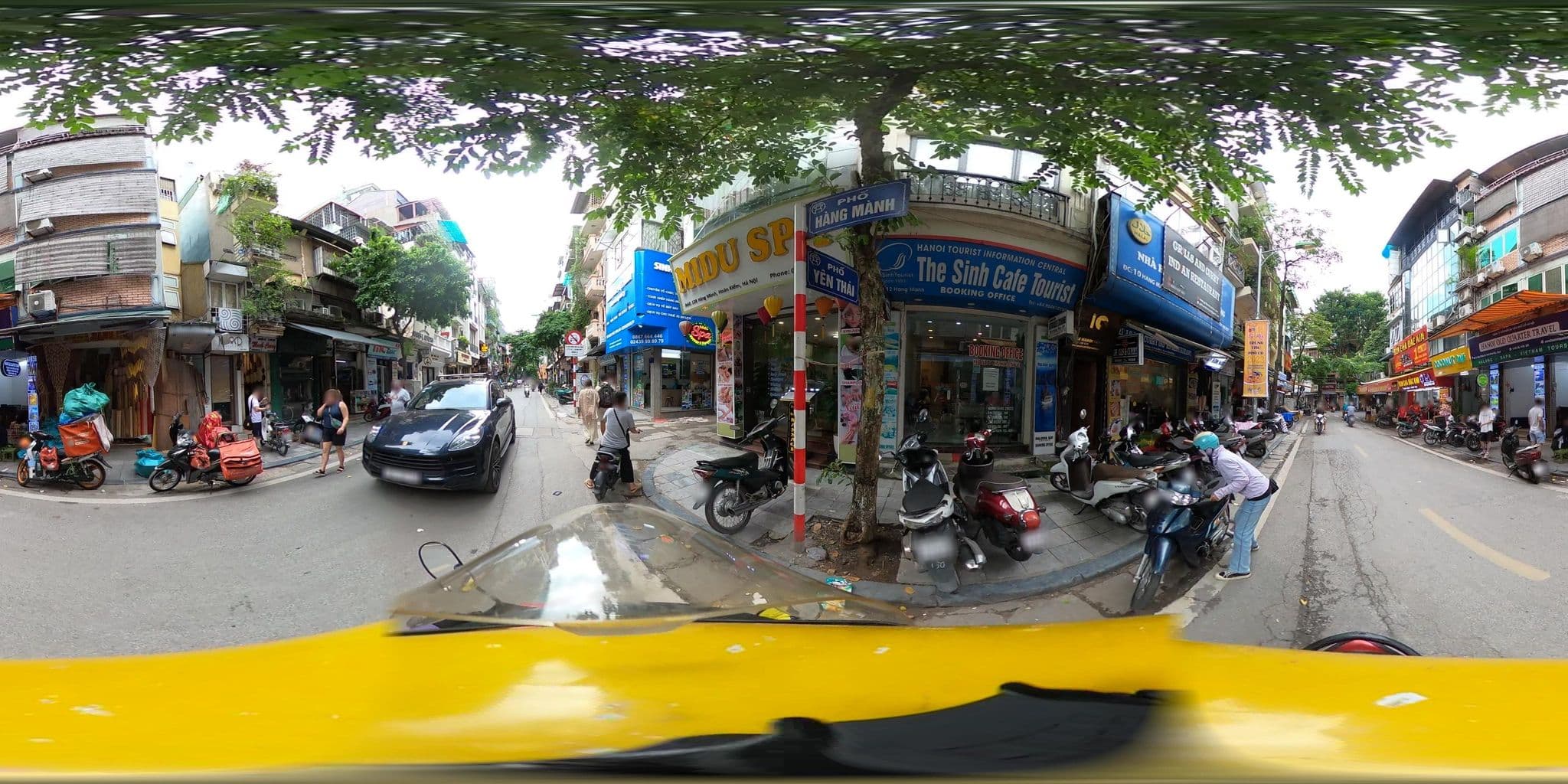 Street view near Holiday Emerald Hotel, Hoàn Kiếm — © bemaps_hn_kien (CC BY-SA · Mapillary)