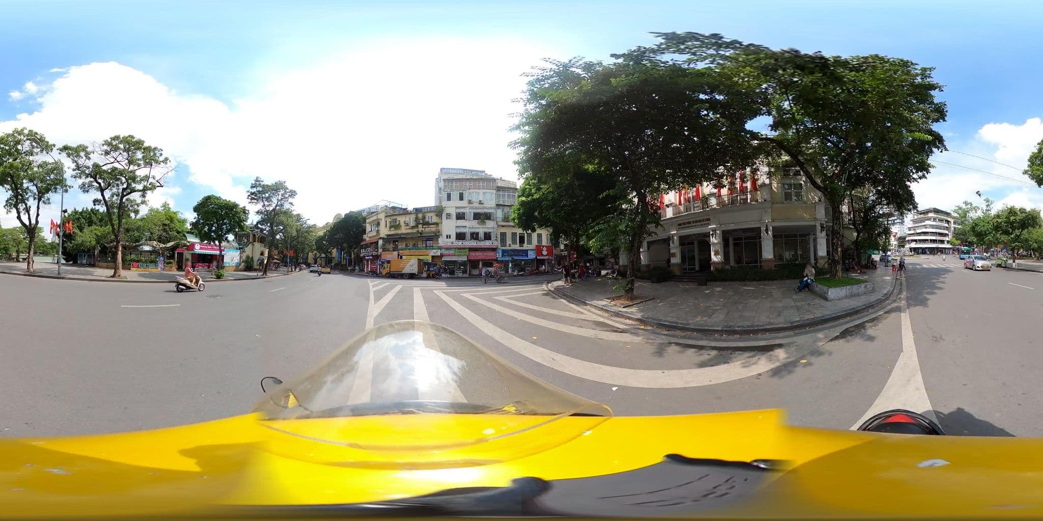 Street view near La Mandarina Hotel & Travel, Hoàn Kiếm — © bemaps_hn_kien (CC BY-SA · Mapillary)