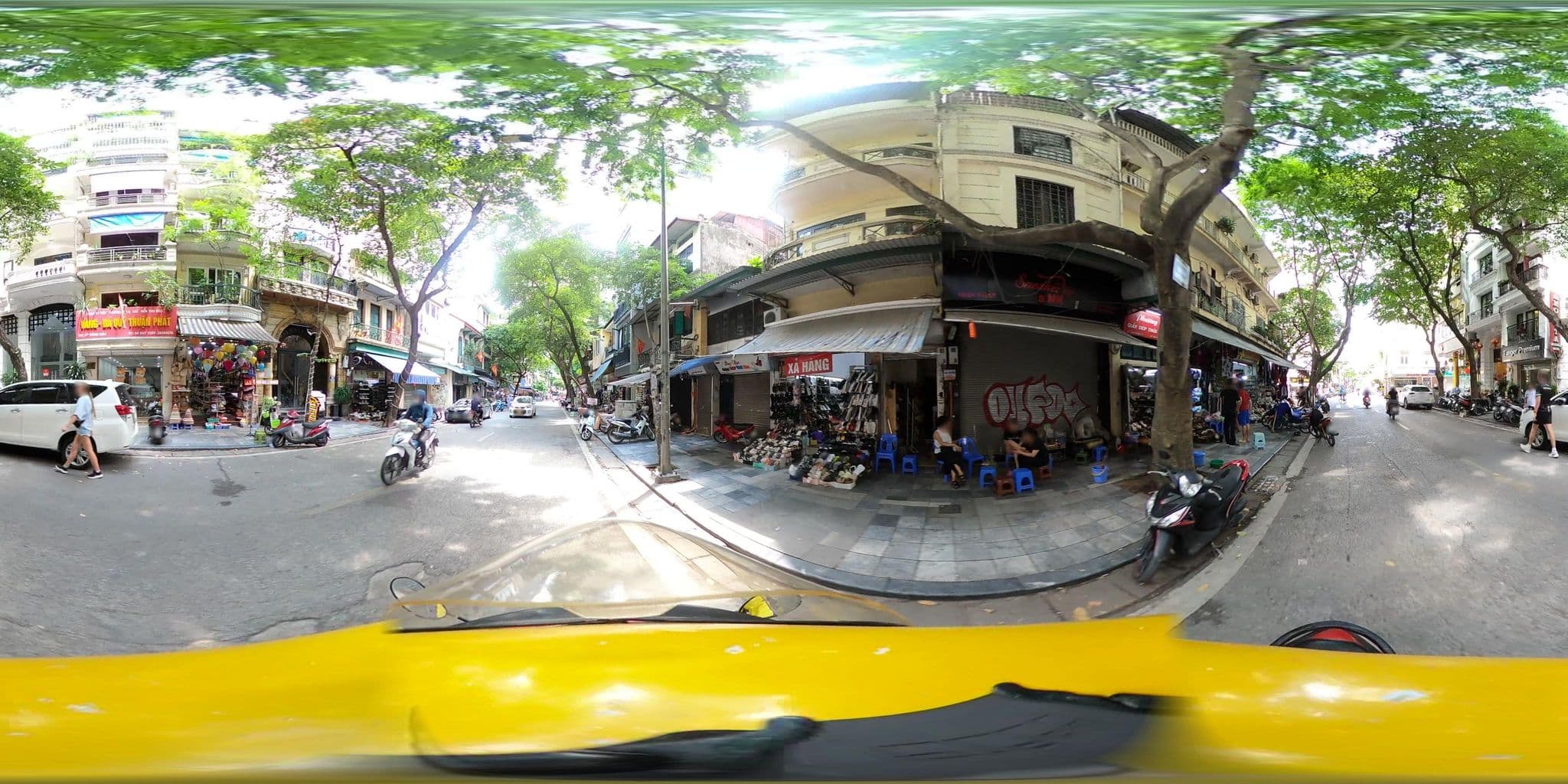 Street view near TrangTrang Luxury Hotel, Hoàn Kiếm — © bemaps_hn_kien (CC BY-SA · Mapillary)