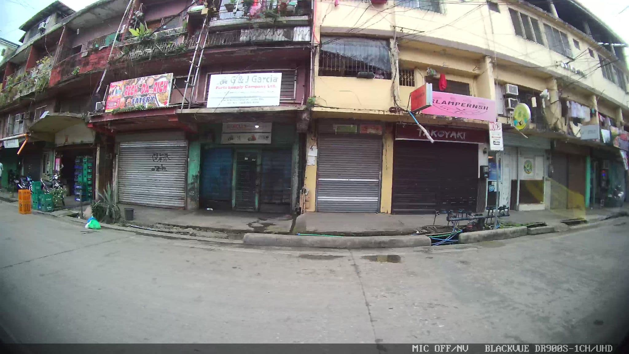 Street view near Che and James Guest House, Adlaon — © Kaart---LEFT (CC BY-SA · Mapillary)