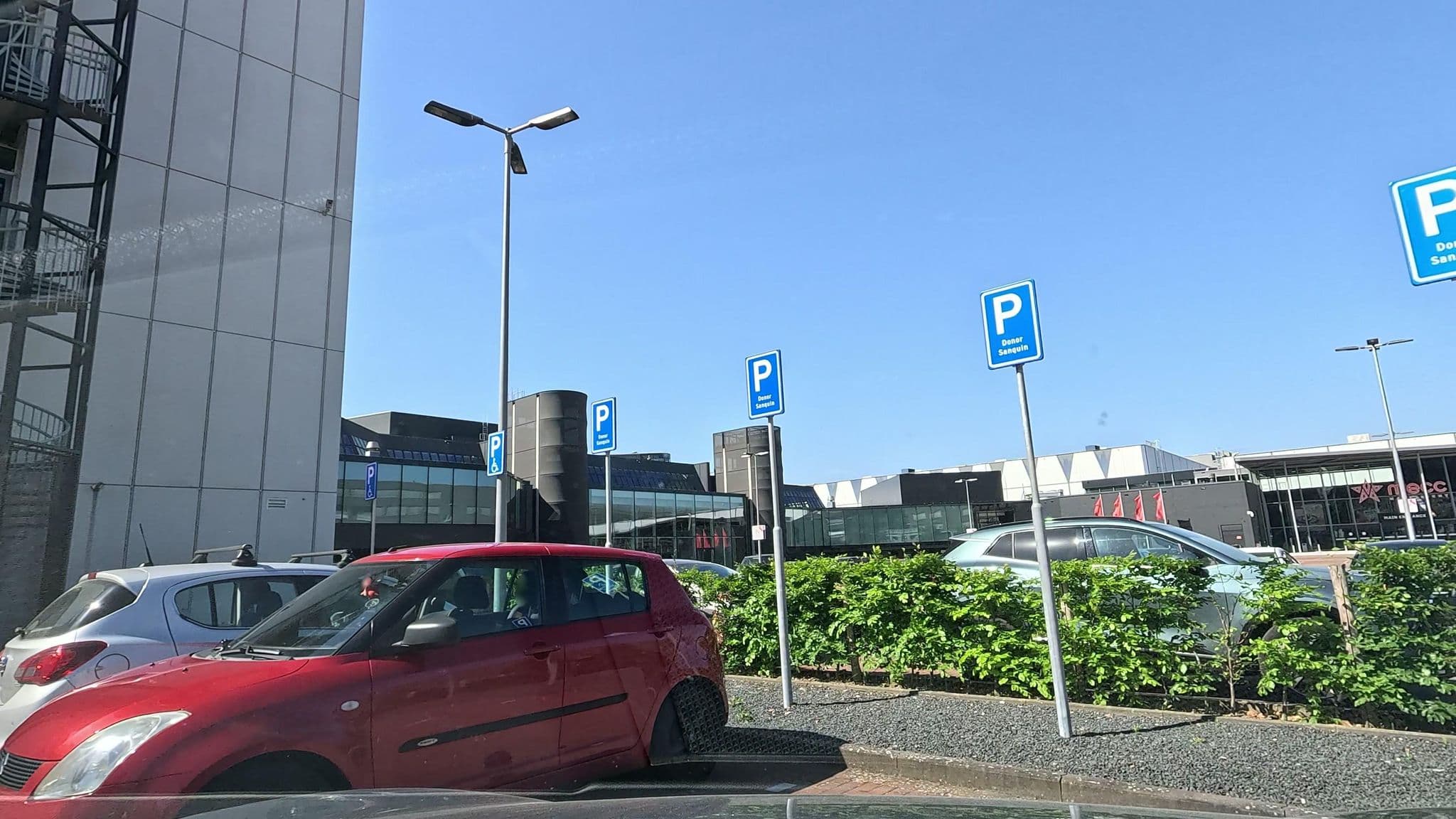 Street view near Hotel NH Maastricht, Heer — © thewizard (CC BY-SA · Mapillary)
