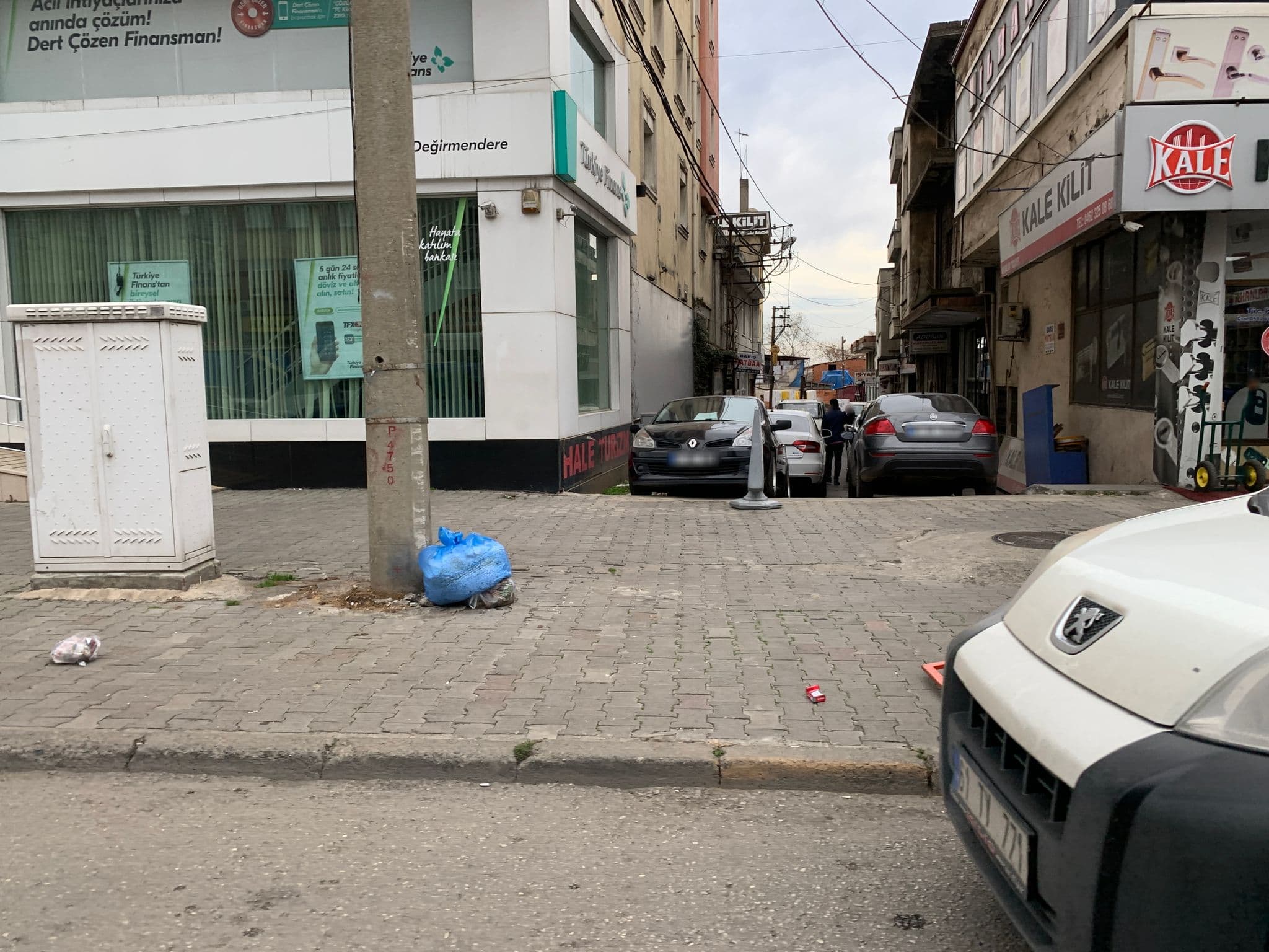 Street view near Vira Suite, Trabzon — © robot8a (CC BY-SA · Mapillary)