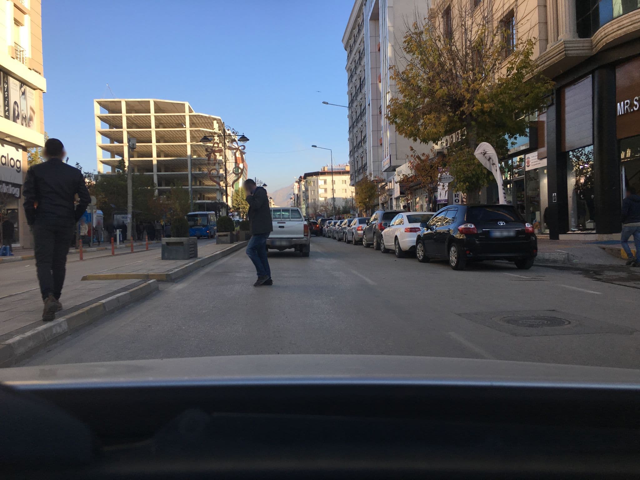 Street view near Sardur Hotel, Van — © kaymakam (CC BY-SA · Mapillary)