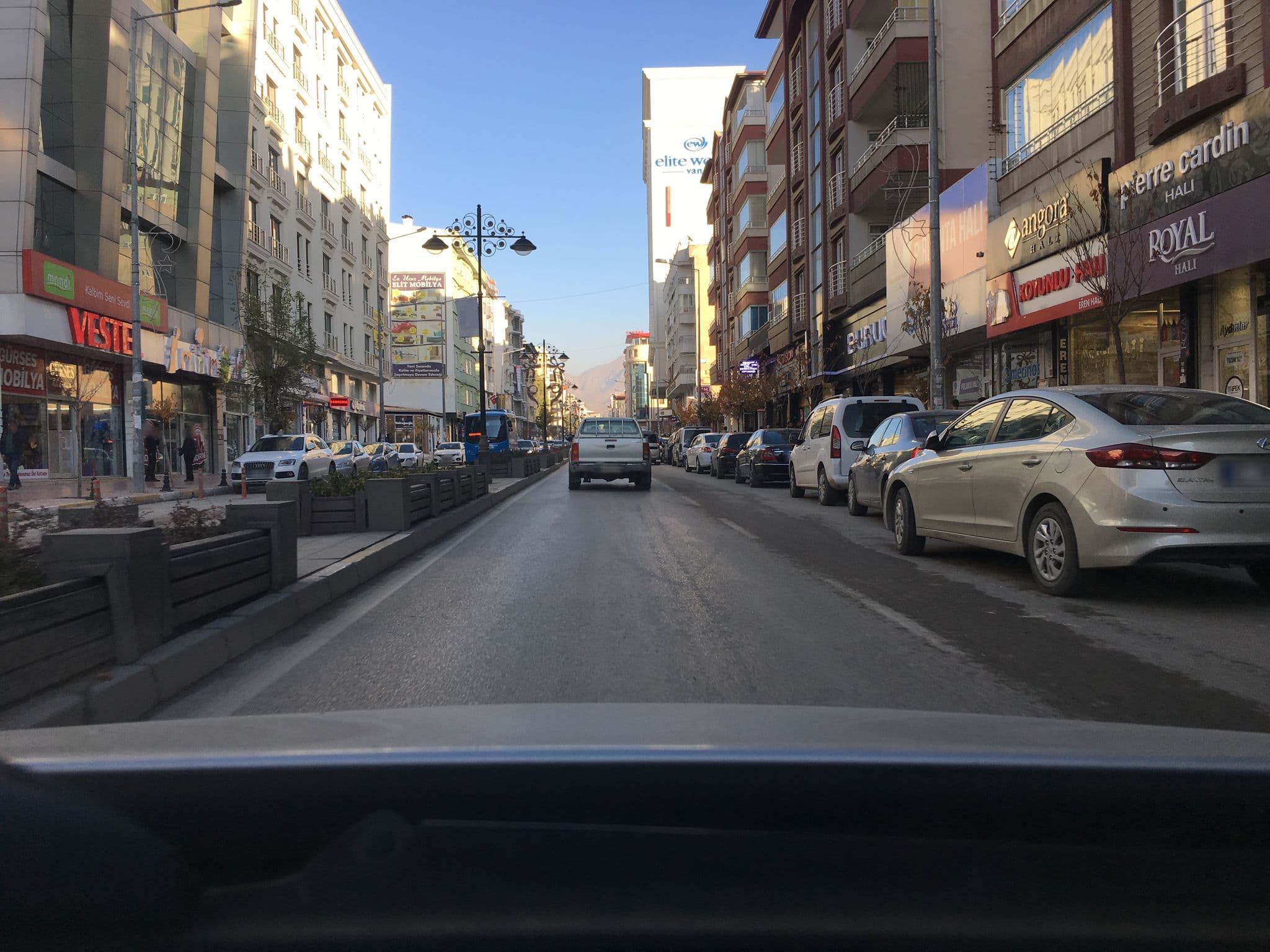 Street view near Vera Vista Hotel, Van — © kaymakam (CC BY-SA · Mapillary)