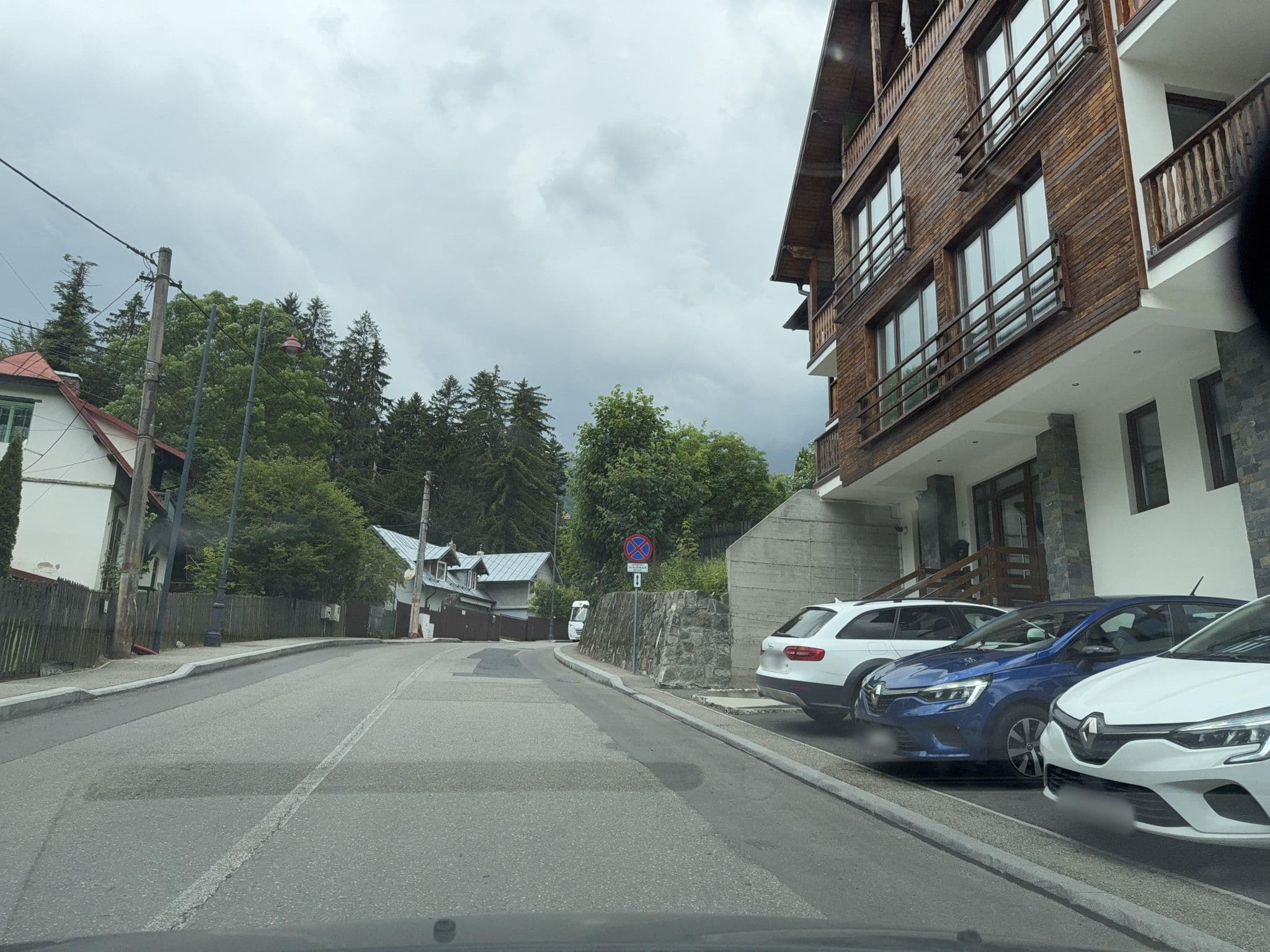 Street view near Vila Nobila, Sinaia — © tavi (CC BY-SA · Mapillary)