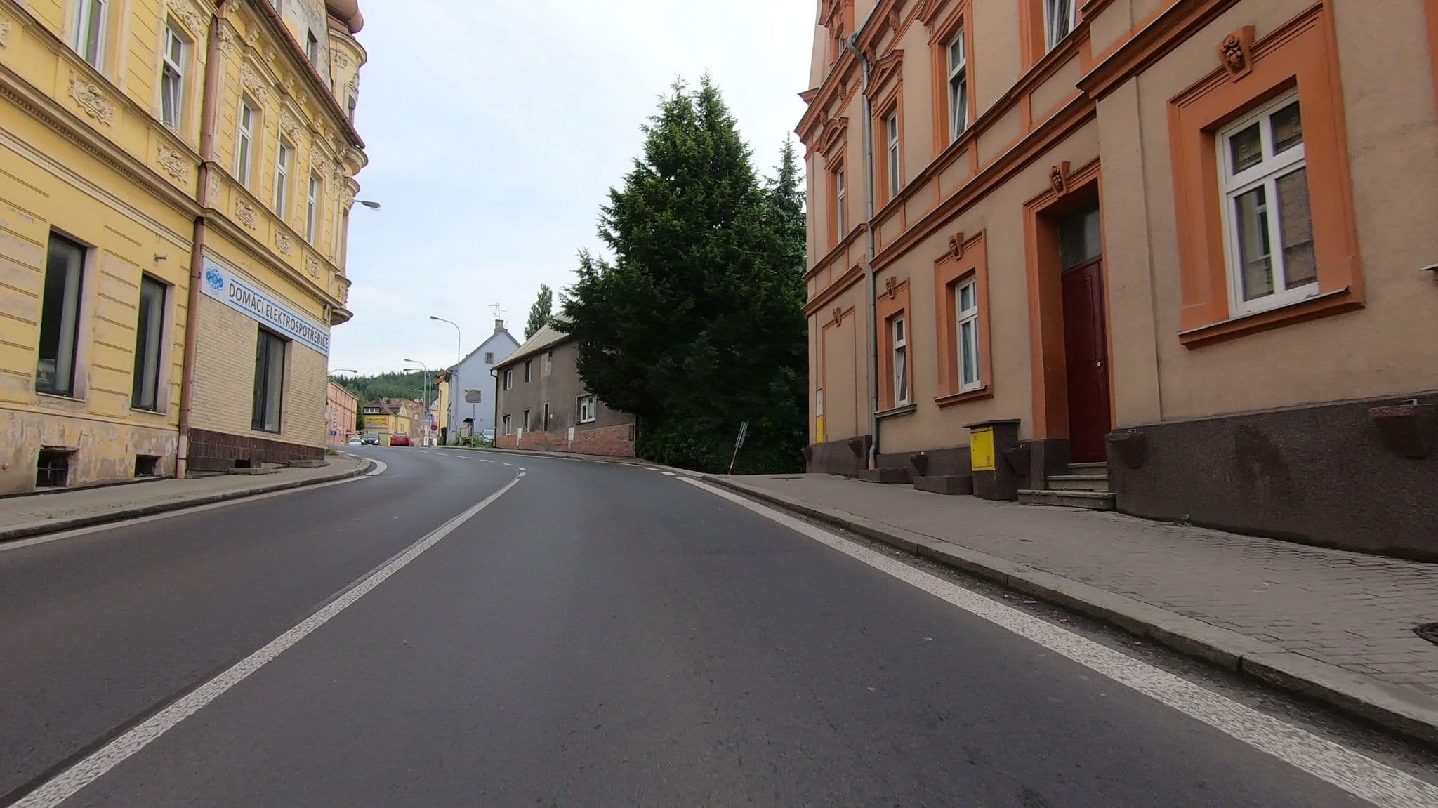 Street view near Studentská apartments, Karlovy Vary — © J-K (CC BY-SA · Mapillary)